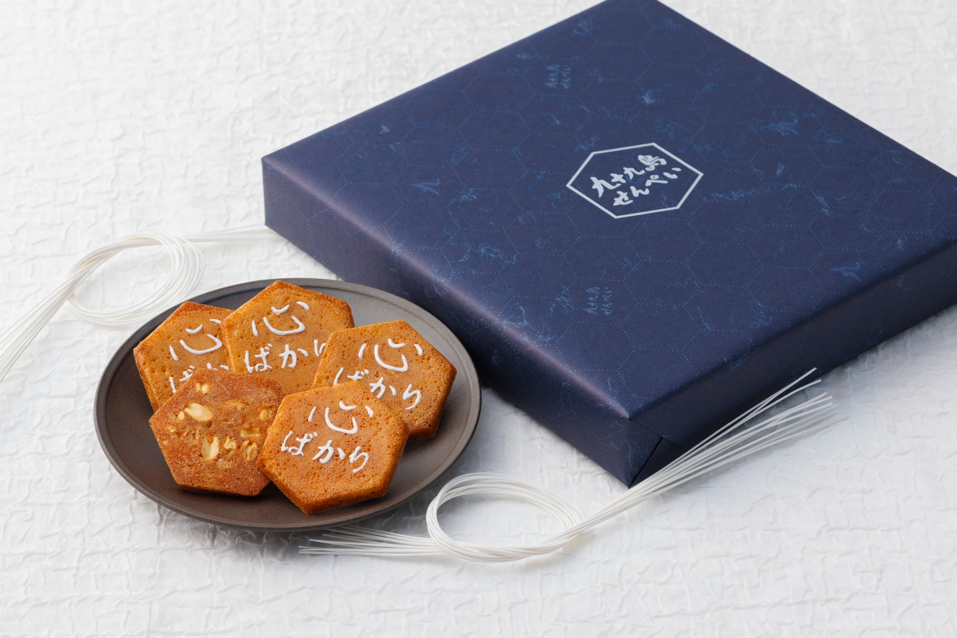 【文明堂】ドラえもんが夏を満喫★家族のおやつにぴったり！限定デザインで彩った「ドラえもん ハニーカステラ」2025年7月1日発売！