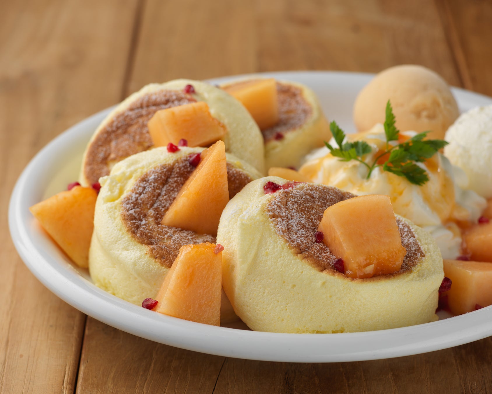 夏限定のお楽しみ。かき氷＆スムージーが３＋３で７月７日からスタート。神戸旧居留地カフェ「ニューラフレア」