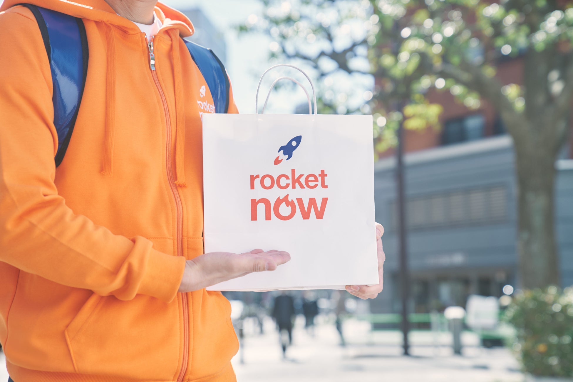 【三軒茶屋初出店】話題のフレンチラーメン「サーモンnoodle 三軒茶屋」が7月1日にオープン。有田焼の器とフレンチ技法で、“食べる芸術”を一杯に。