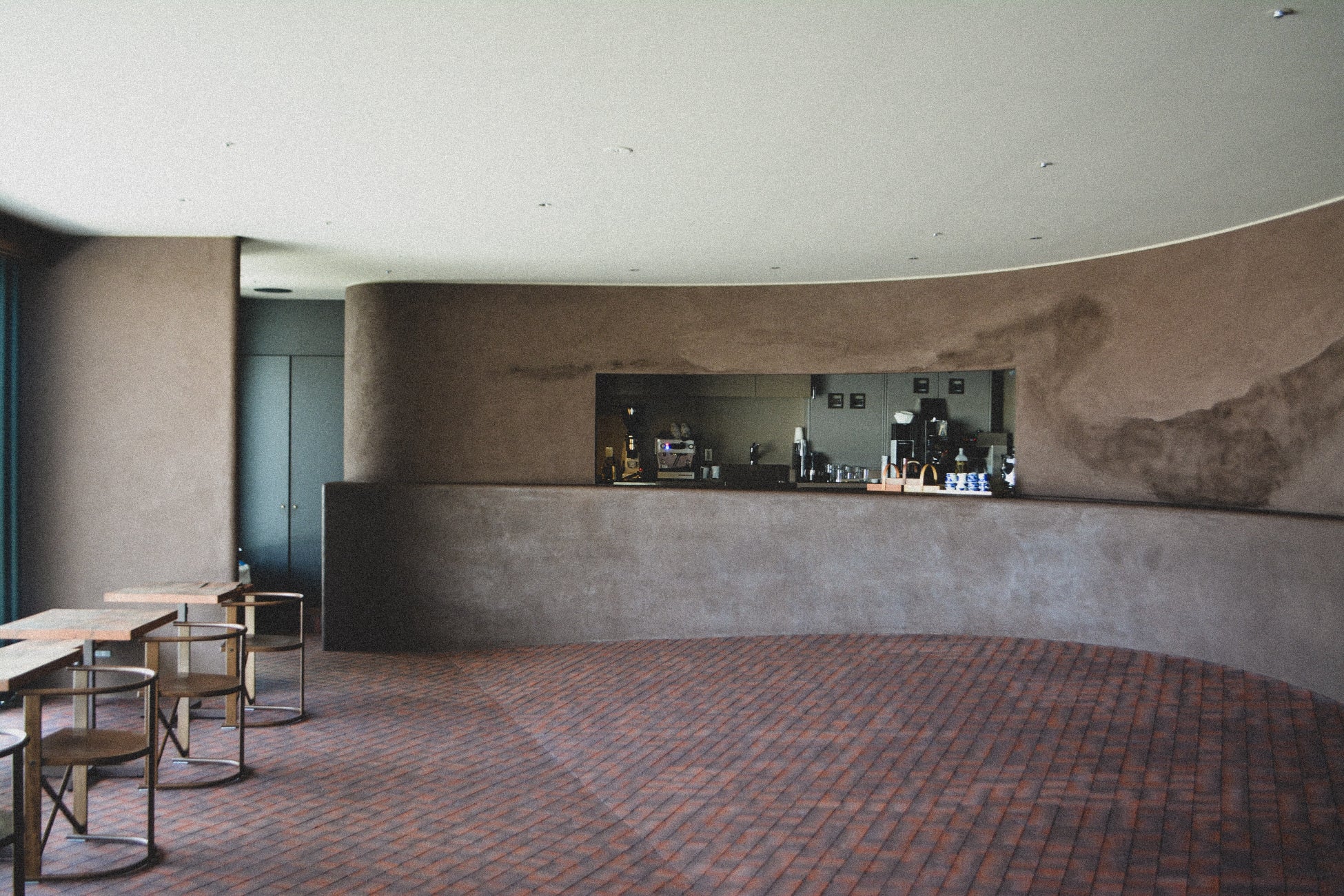 「オープン10周年目＆築100周年目を記念し、日本の方へアフタヌーンティーを開催。」鎌倉の景観重要建築物等に指定された建物で鎌倉と老舗酒問屋の趣向をこらしたスイーツでゆったりした時間をお過ごしください