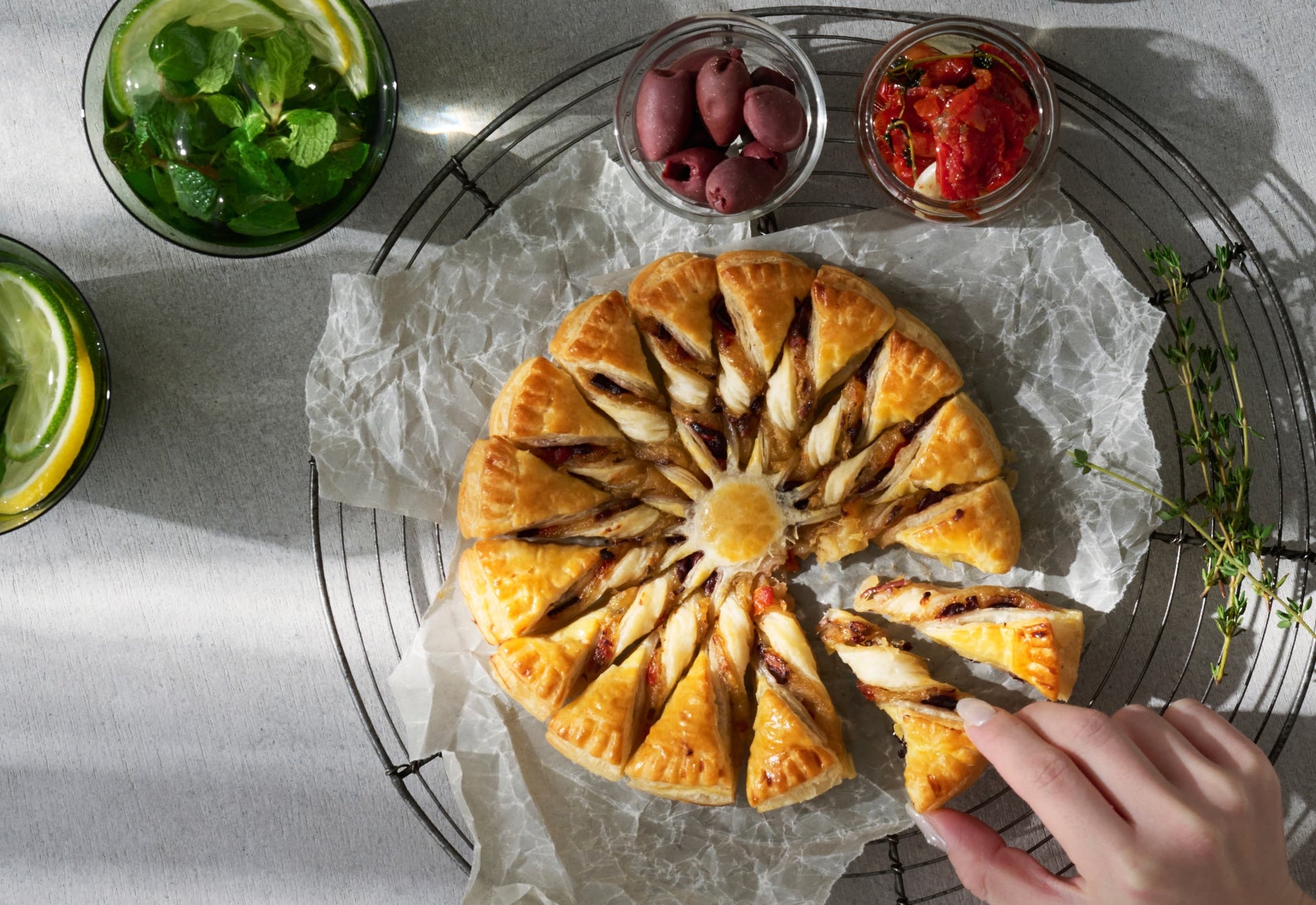 新宿・歌舞伎町に“豚の衝撃”が凱旋―二郎系ラーメン「BUTAKIN」が2025年7月1日（火）、御茶ノ水から新宿・歌舞伎町へ移転グランドオープン！