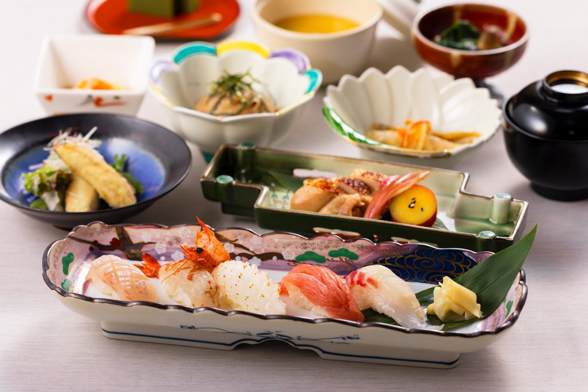 「そば処 めとろ庵」期間限定メニュー「冷し『3色』きつねそば」2025年7月8日（火）販売開始！