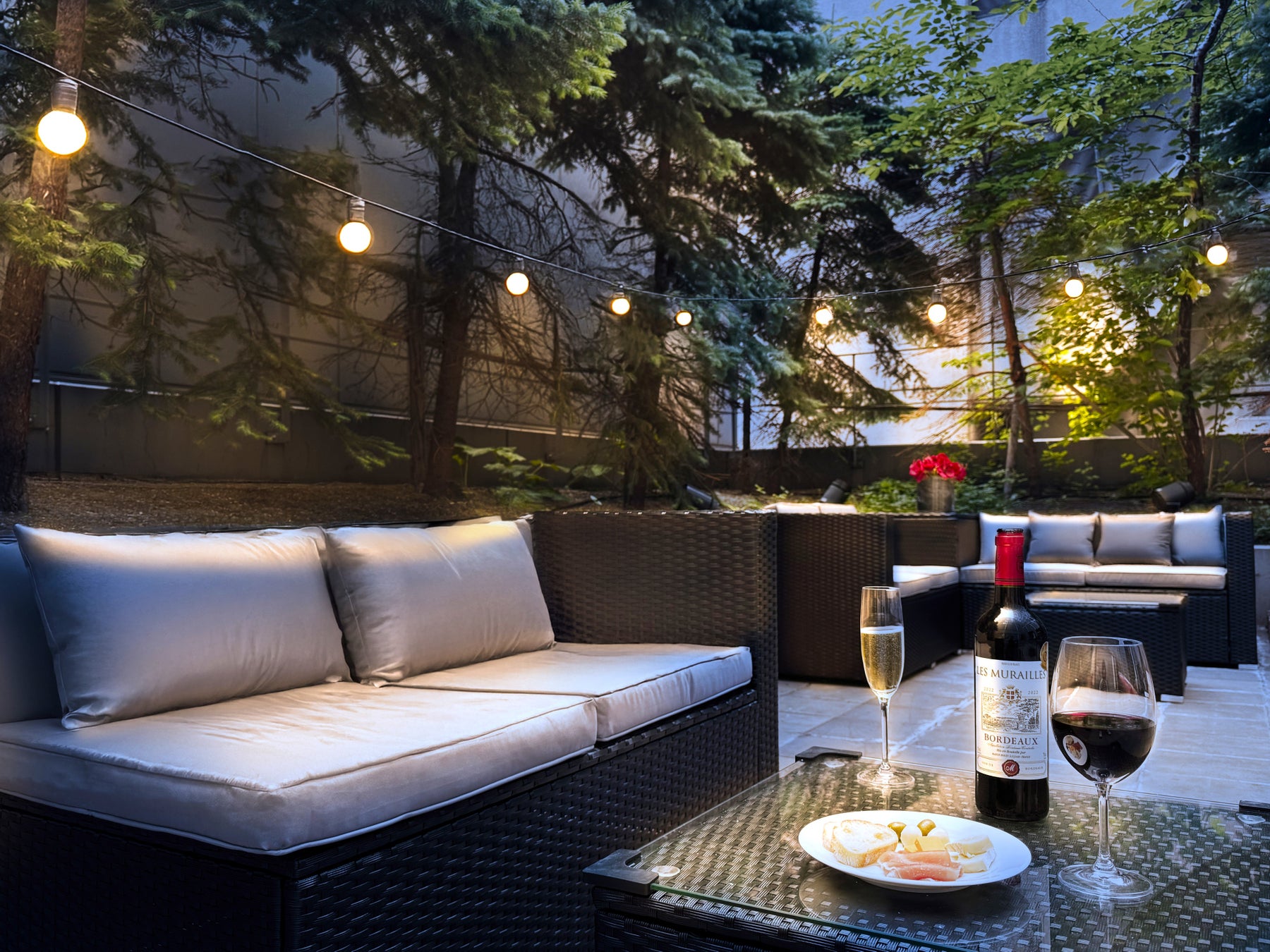 日本ワインブランド「ＳＵＮＴＯＲＹ ＦＲＯＭ ＦＡＲＭ」山形県上山(かみのやま)市産ぶどうを１００％使用した新ヴィンテージ・新商品数量限定新発売