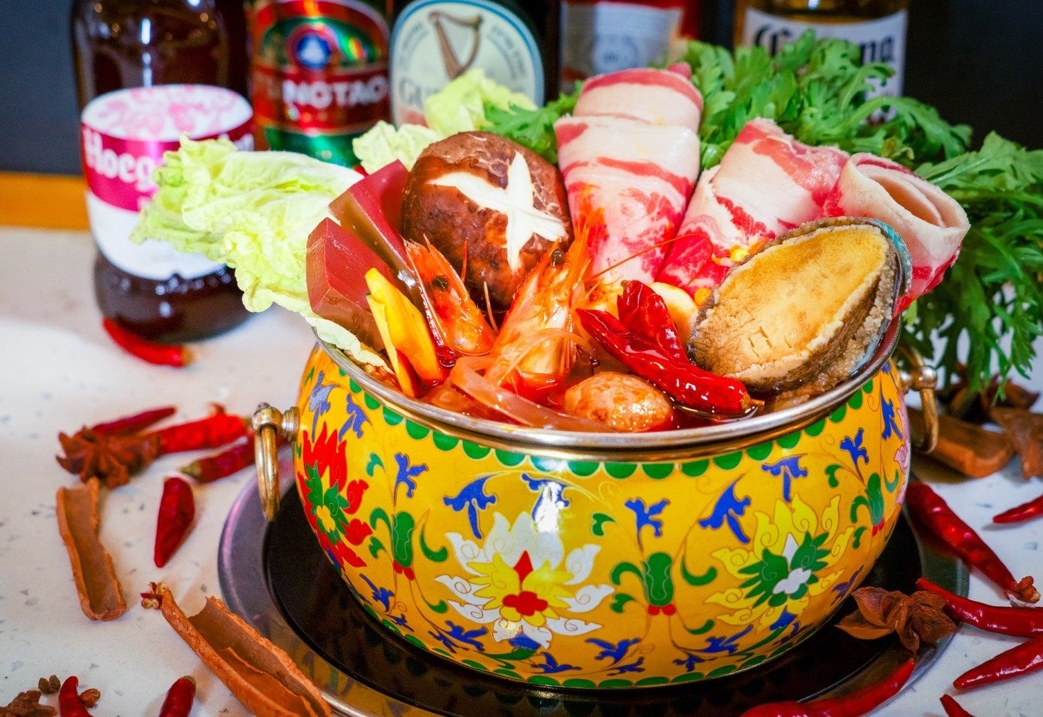 烏野高校排球部がモスに大集合!「モスが居れば、この夏は最強だ!!」アニメ「ハイキュー!!」と初のコラボレーションを展開