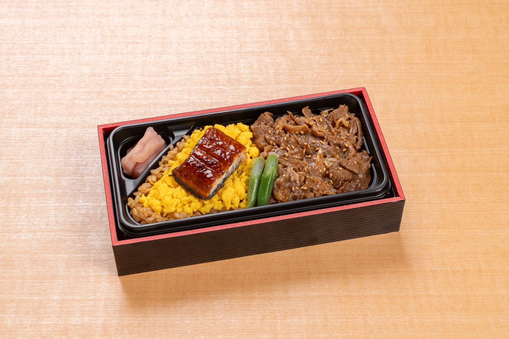 【神戸限定】じゅわっとバターが香るしっとりザクふわ新食感「神戸シュガーバターカステラ」新発売