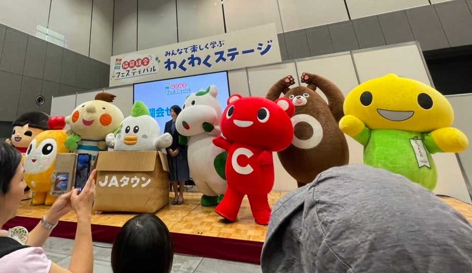 日本初!トッピングを自由に選べる「シンガポールラクサ」専門店が東京・神田エリアにオープン