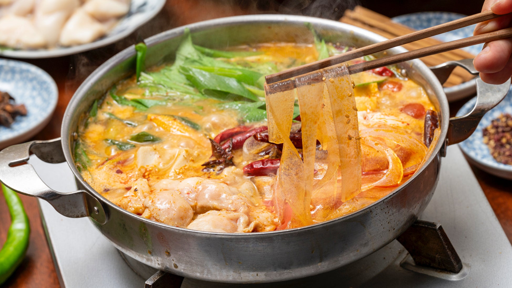 【冷TAKU】チョコバナナ・葛アイスバー・大盛りカツカレーの3商品がキャンペーン価格にて登場！