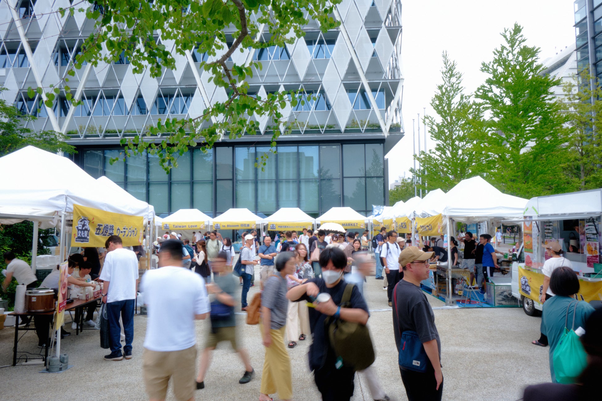 台湾最大の回転寿司ブランド「Sushi Express」がデイブレイクの特殊冷凍機アートロックフリーザーを導入