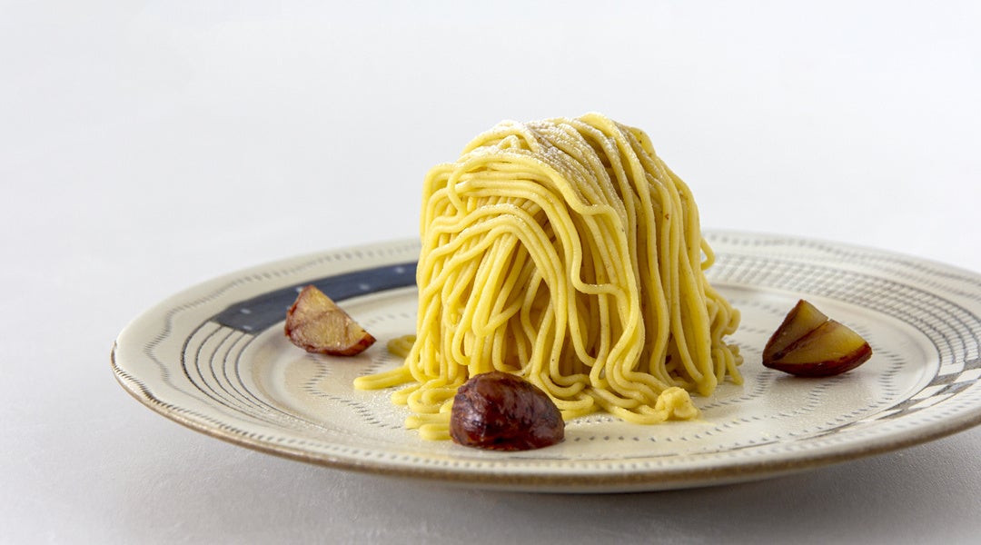 【ホテルメトロポリタン 丸の内】桃のパフェランチを販売