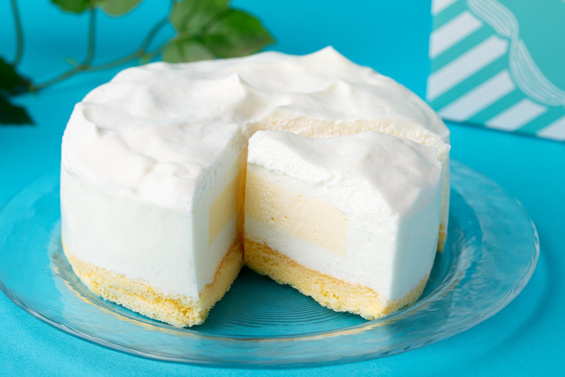 【銀座コージーコーナー】「飲むカスタード」の衝撃再び！「ジャンボシュークリームのなかみ」として通年販売決定！