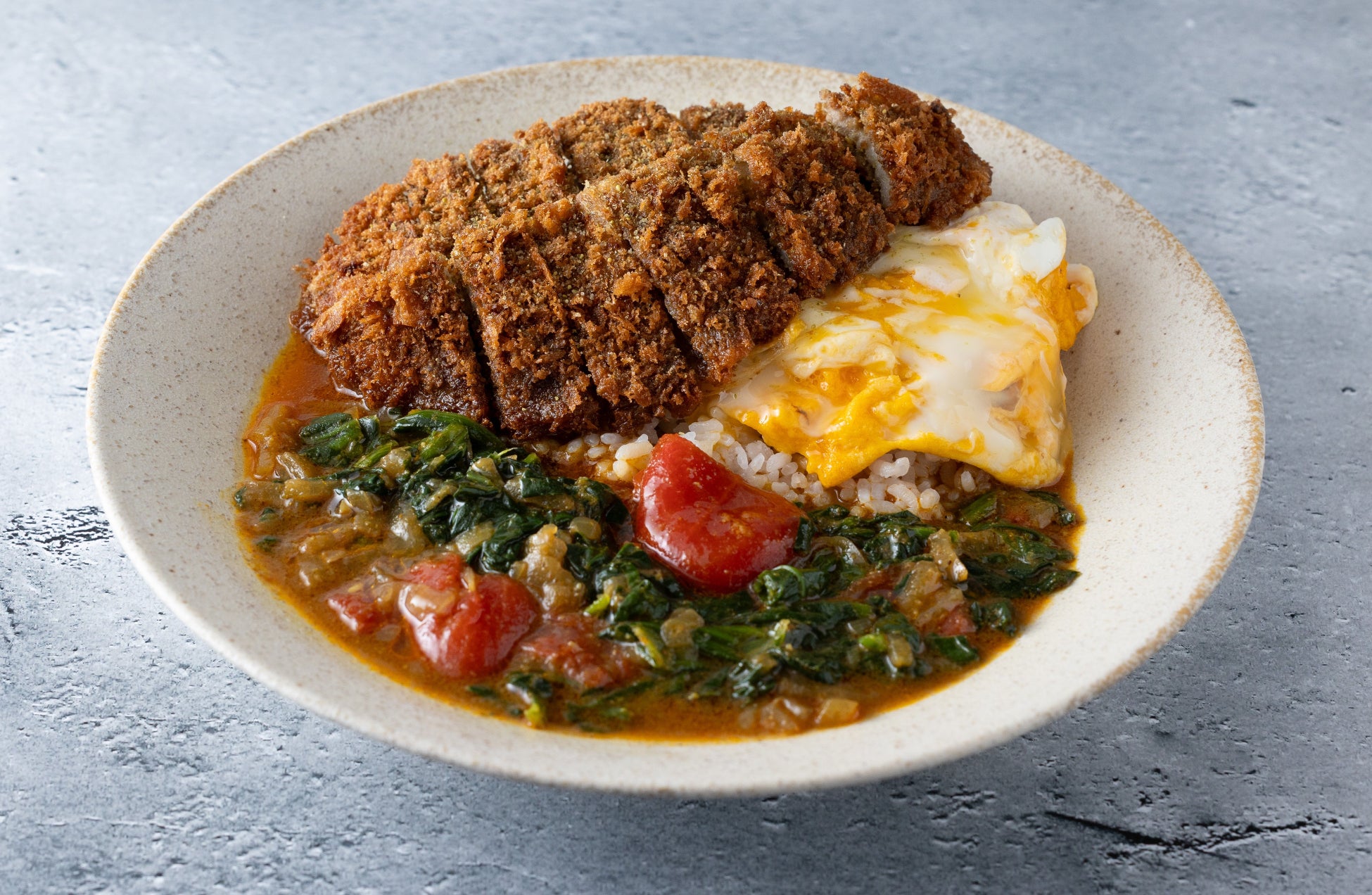 3週間、いちごの美しさキープ。宙吊り構造×防腐効果の無重力トレー