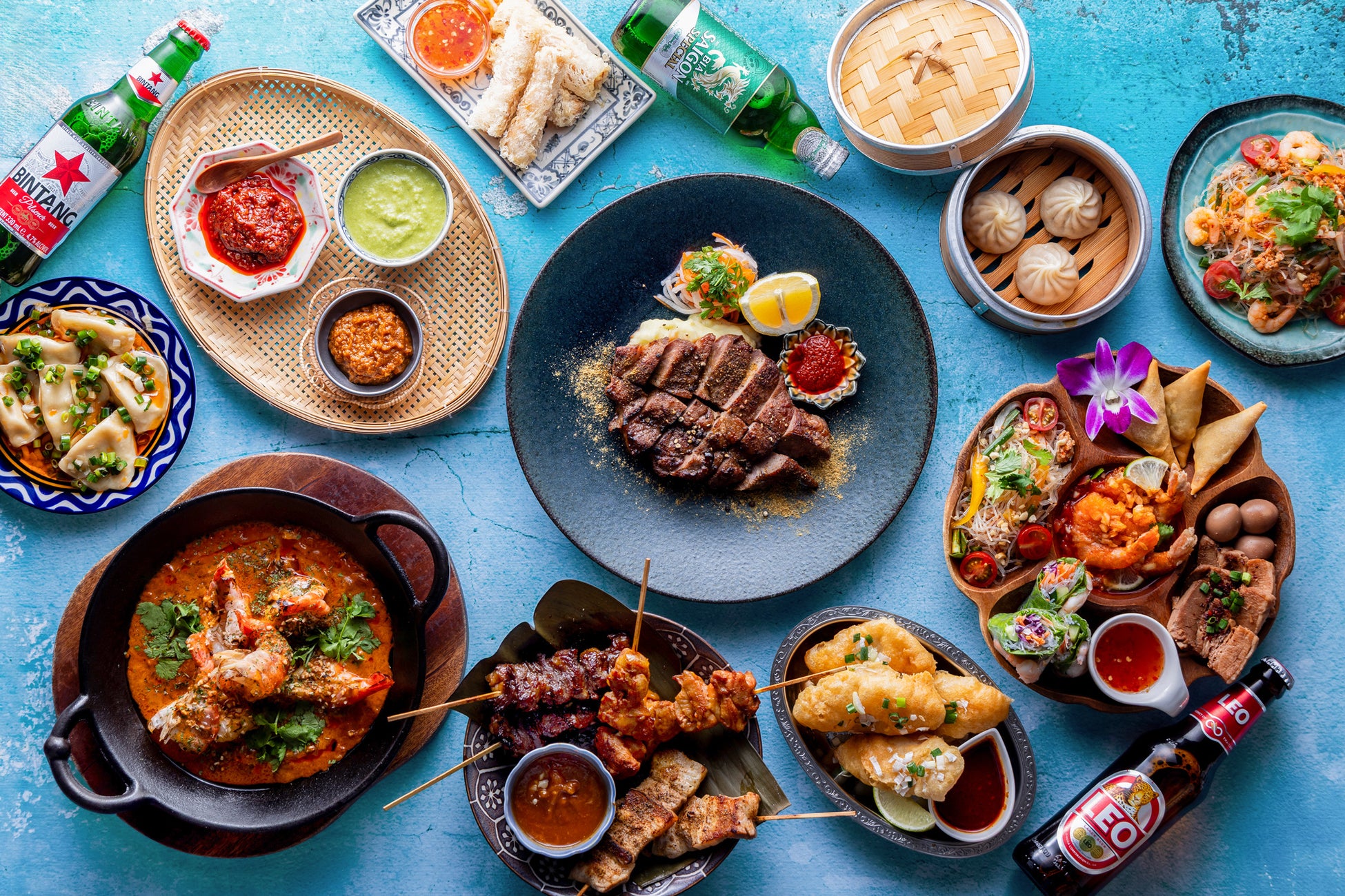 DFA Robotics、羽田空港と成田空港のANAラウンジにおいて、下げ膳ロボット「HolaBot」を提供