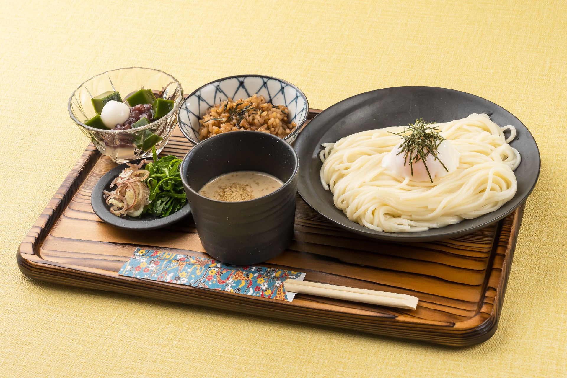 タテ型　CoCo壱番屋監修　専門店のカレーラーメン　マイルド／スパイシー　新発売