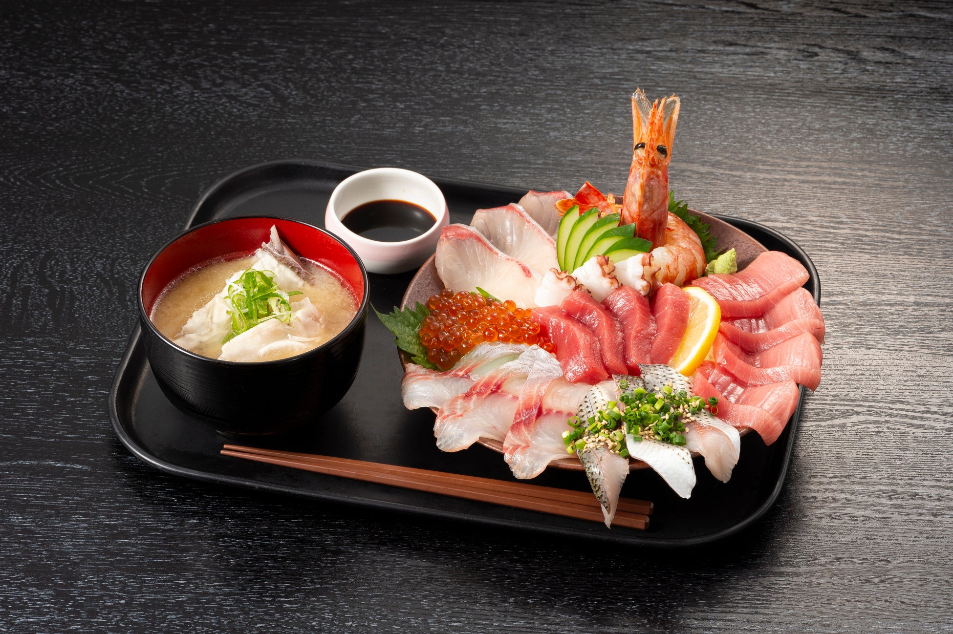 【1日12名様完全予約制/限定開催】新橋に”回らない止まらない”寿司屋が誕生！一貫一貫魂込めて握る本格江戸前赤酢寿司を原価相当で提供！