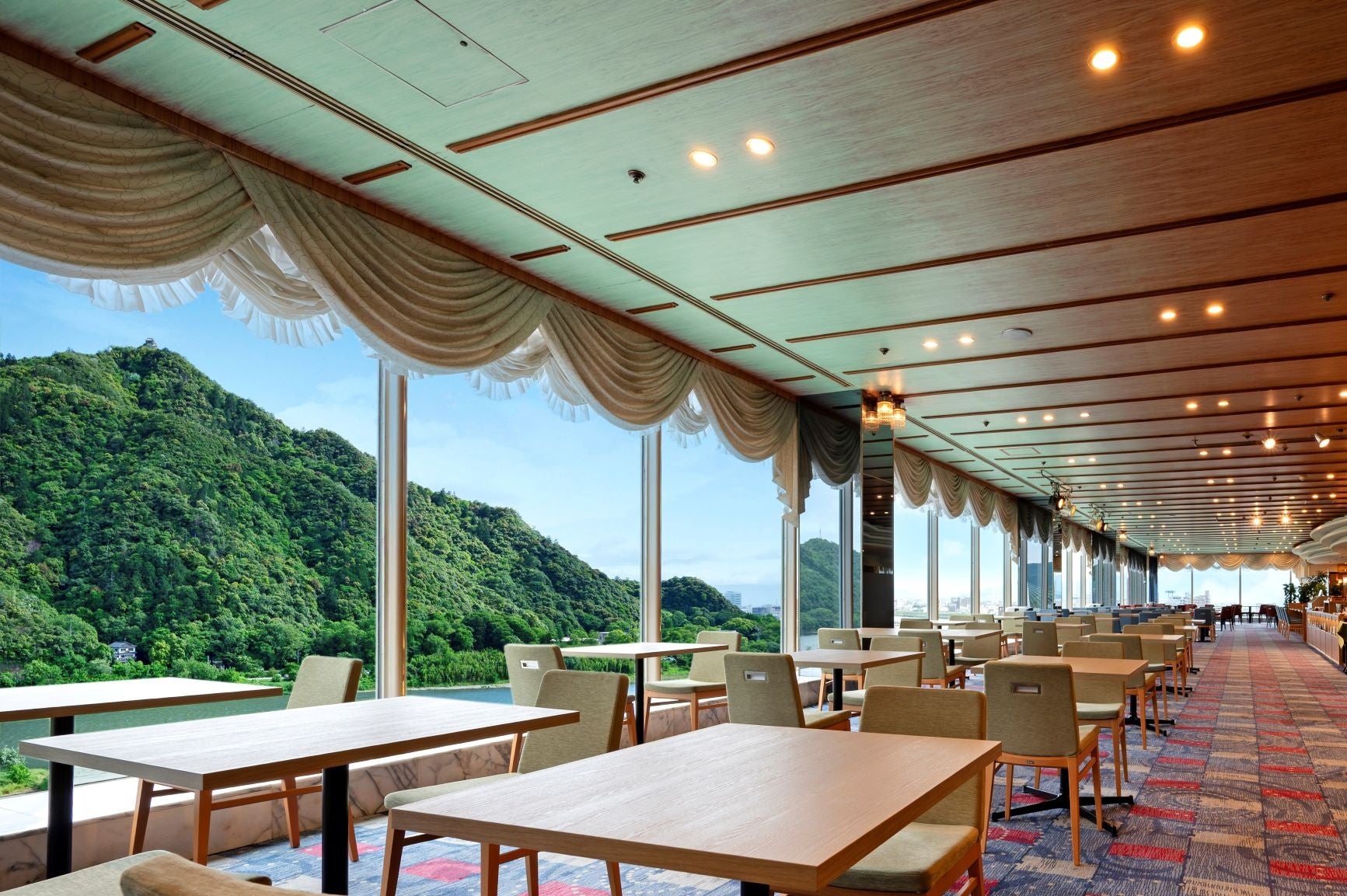 ダイドードリンコが「えるぼし認定」の3つ星を取得 ～女性活躍推進の取り組みが評価されました～