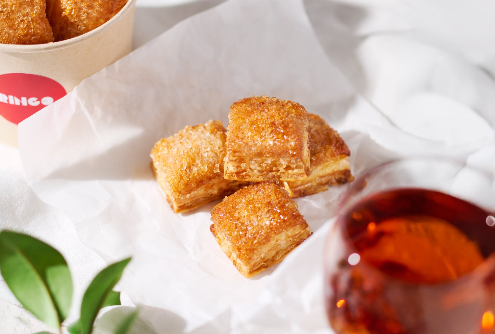 資生堂パーラーの「ハロウィンショコラ」が9月1日に発売！夜のパーティに向かう動物たちが描かれたパッケージ