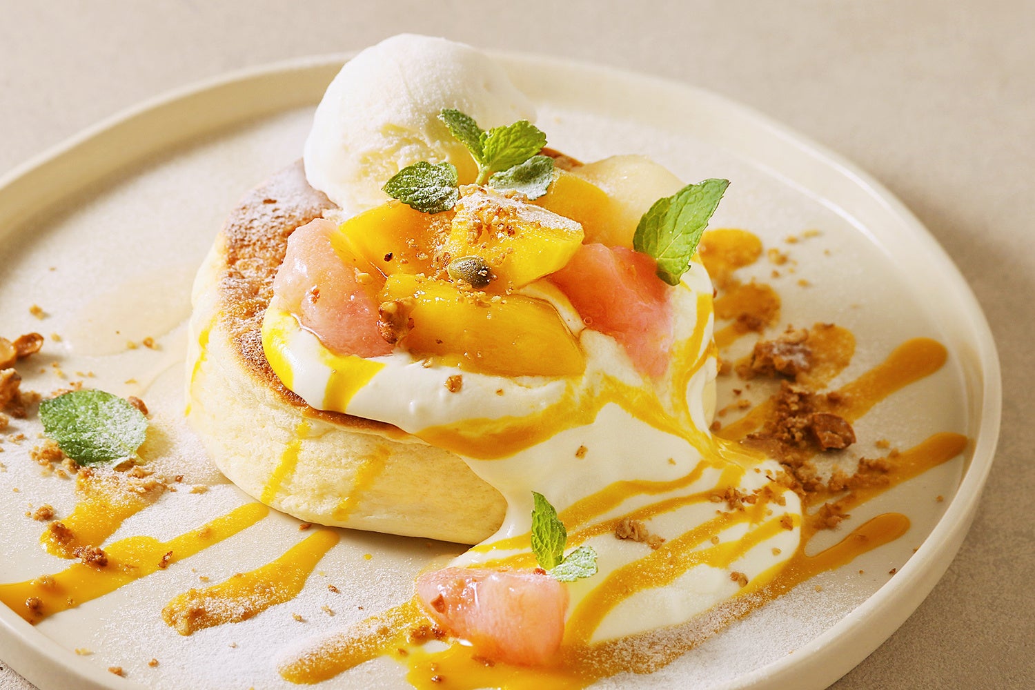 甘くとろける夏のごほうびパンケーキ!!「ピーチとマンゴーのパンケーキ」が「YURT（ユルト）」大名古屋ビルヂング店から、7/23(水）より新登場！