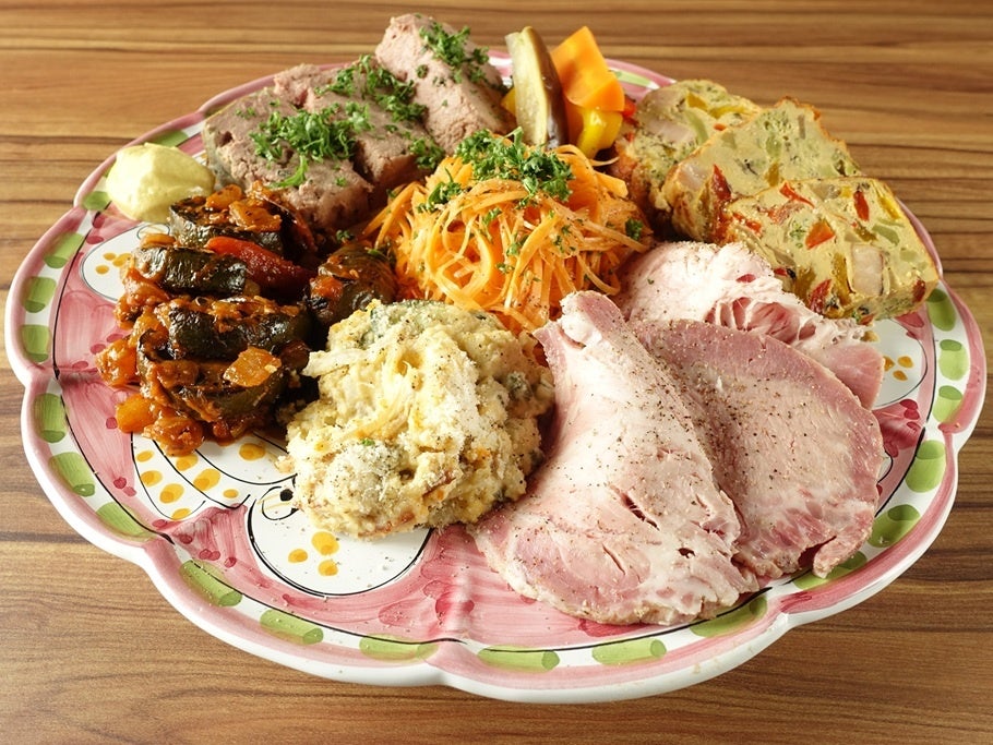 【猛暑対策に最適!】名古屋市栄徒歩1分!最大100名様までご案内可能な屋内BBQ場がビアガーデンに大リニューアル!