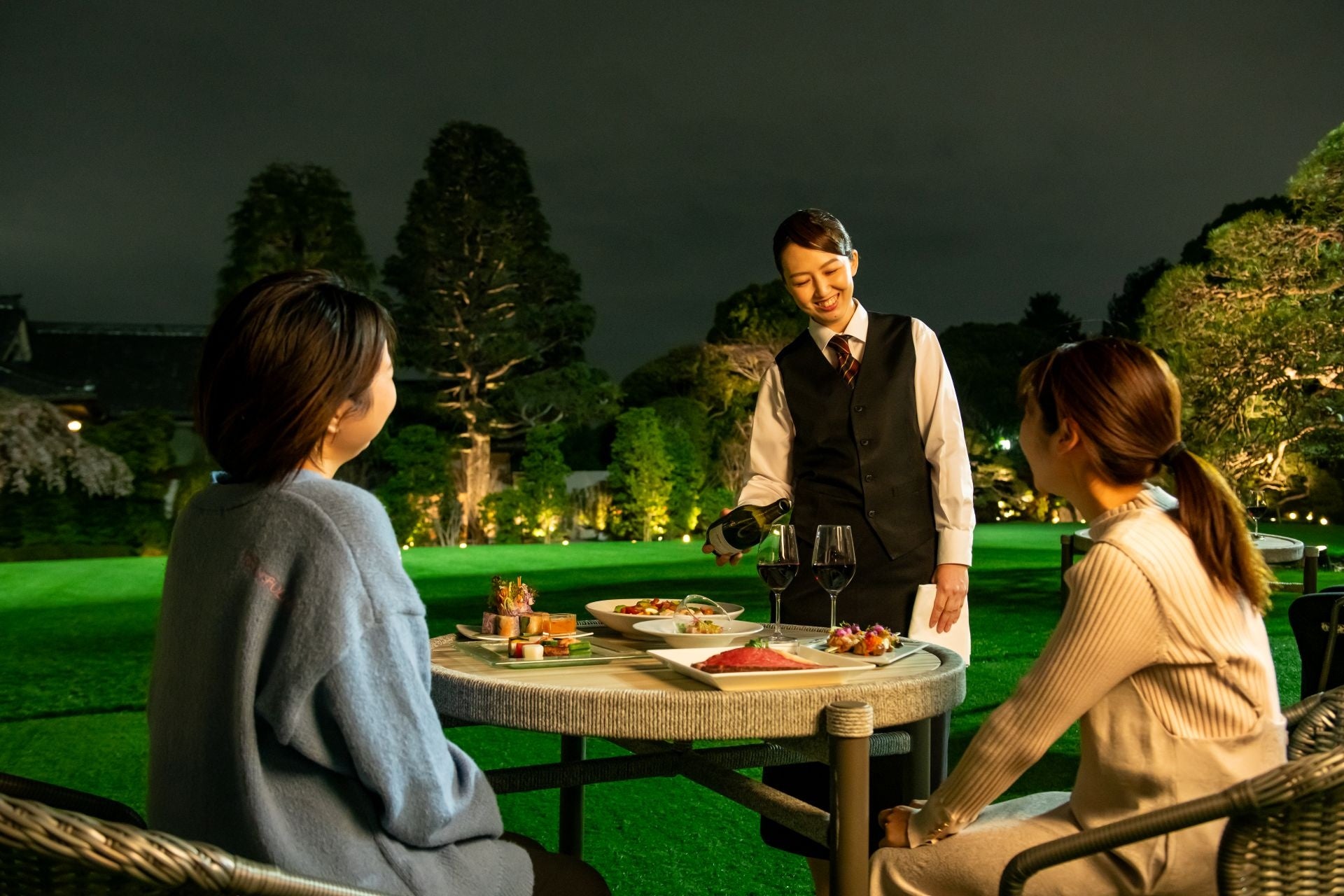 子ども支援プログラム「ハミングバード プログラム」の一環として 8月1日(金)からスターバックス店舗で子ども向けイベントを開催