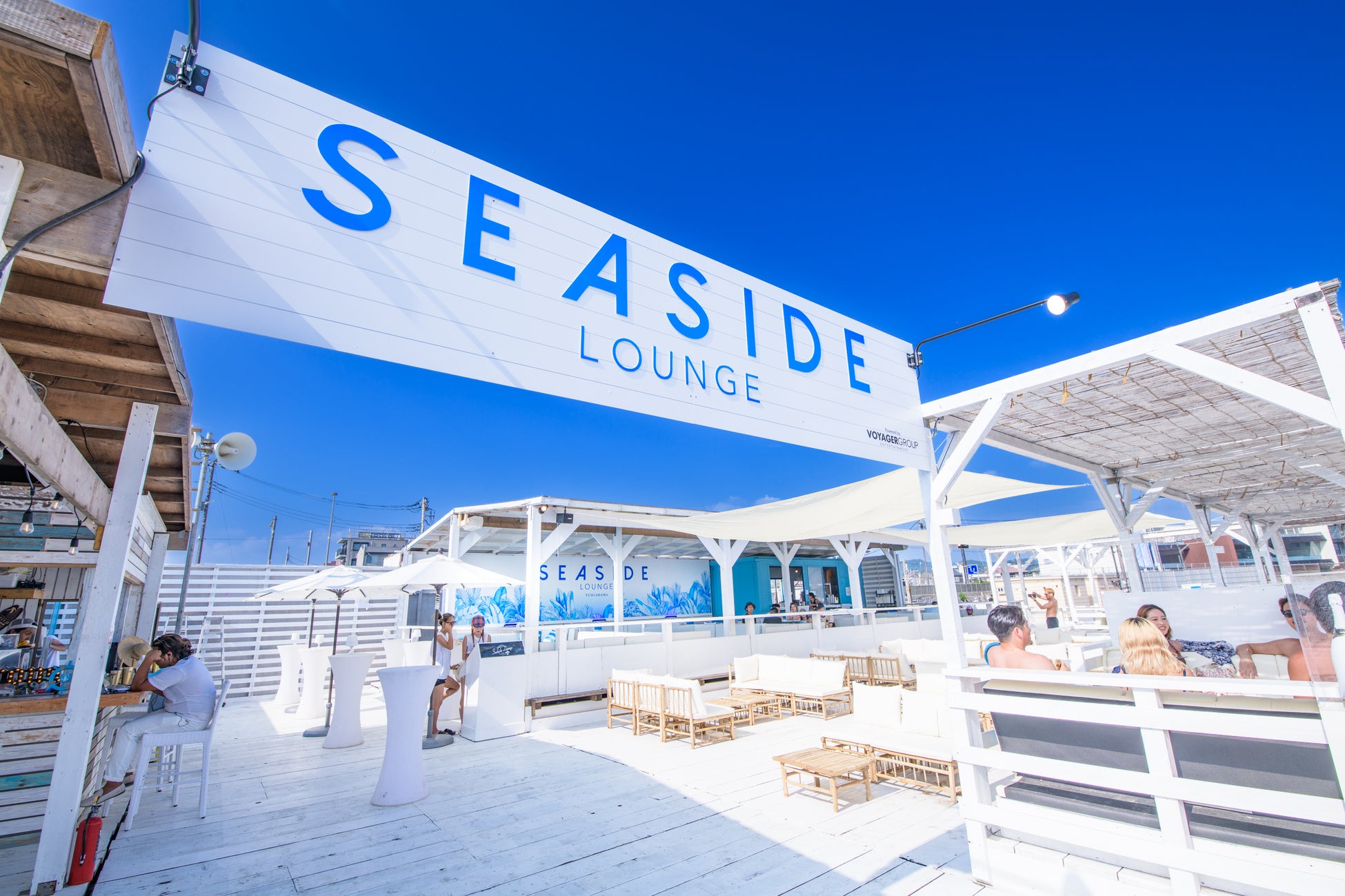 「明治プロビオヨーグルトR-1」などヨーグルトドリンクの容器で初の形状変更を伴う軽量化を実施！