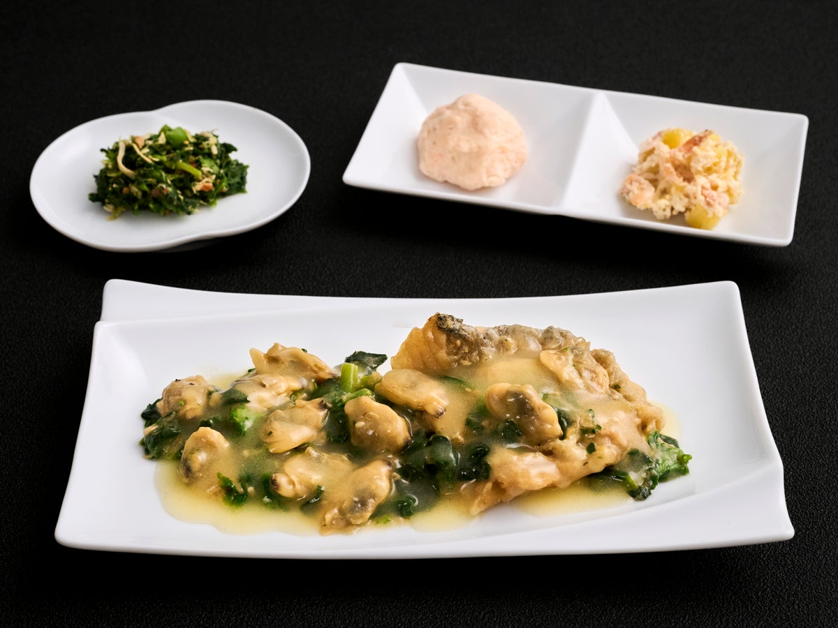 【Sir Thomas LIPTON】8月1日(金)〜 創業記念日の人気スイーツ『ロイヤルミルクティプリン』。95周年を迎える2025年は、アッサムティとのセットで特別にご用意いたします。