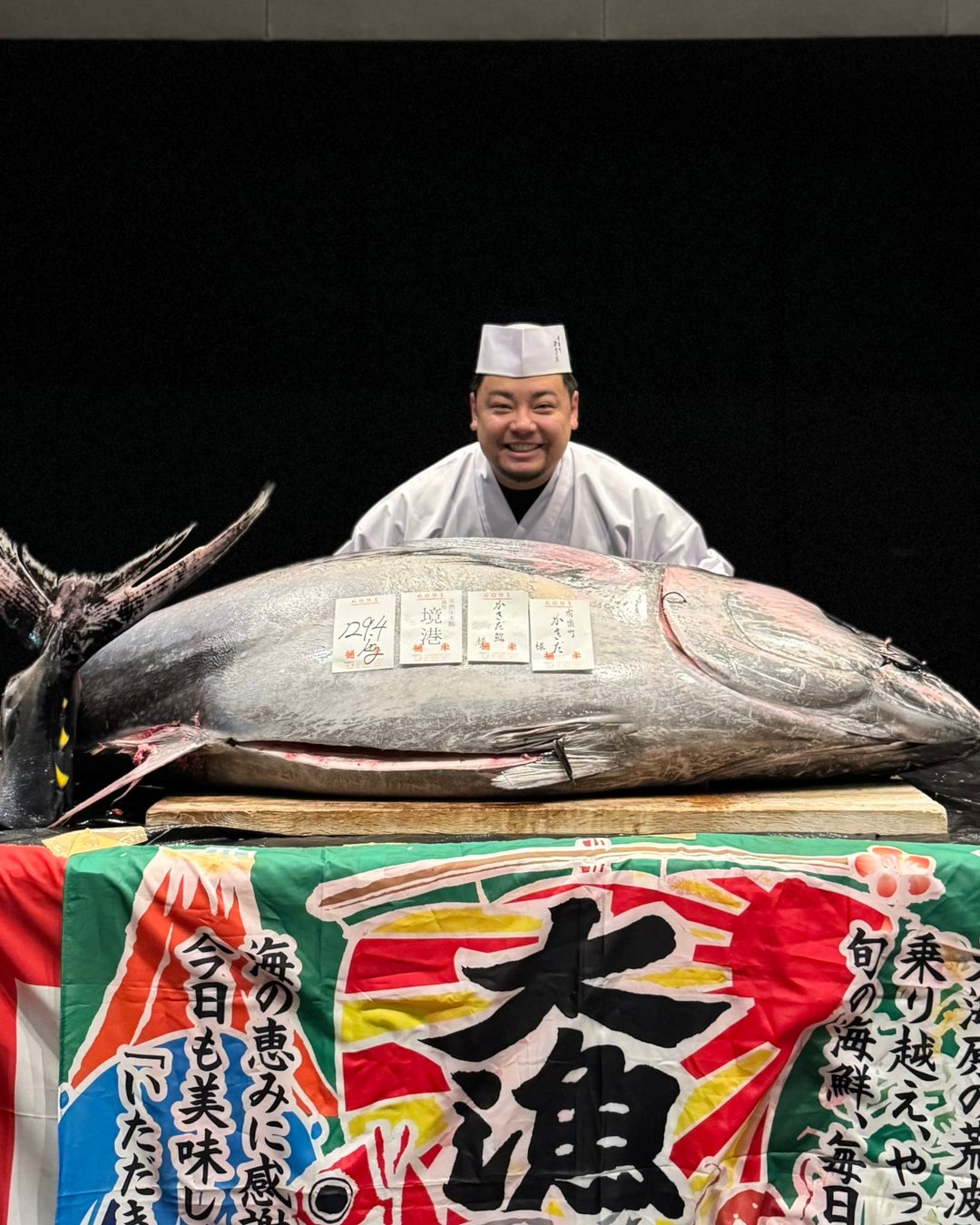 【リーガロイヤルホテル大阪】[お盆期間限定]家族みんなでワールドグルメツアーへ出発！「サマーホリデーディナービュッフェ」を開催