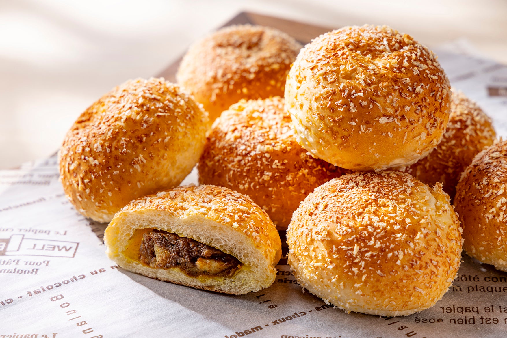 今年発売30周年を迎える「じゃがりこ」のファンが原宿に集合！「ハラカド」で体験型イベント『じゃがりこ文化祭』を開催