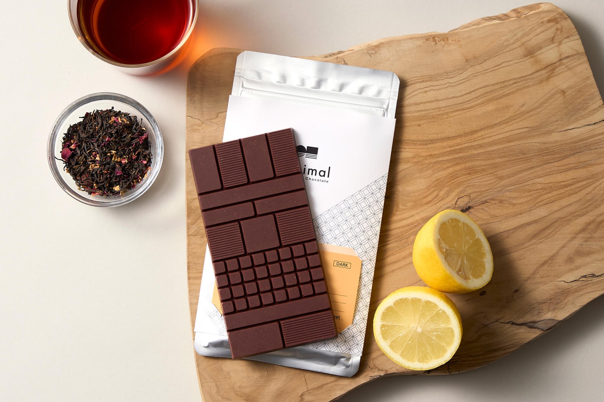 北海道オホーツクの海の恵みを乗せて走る水産アドトラック