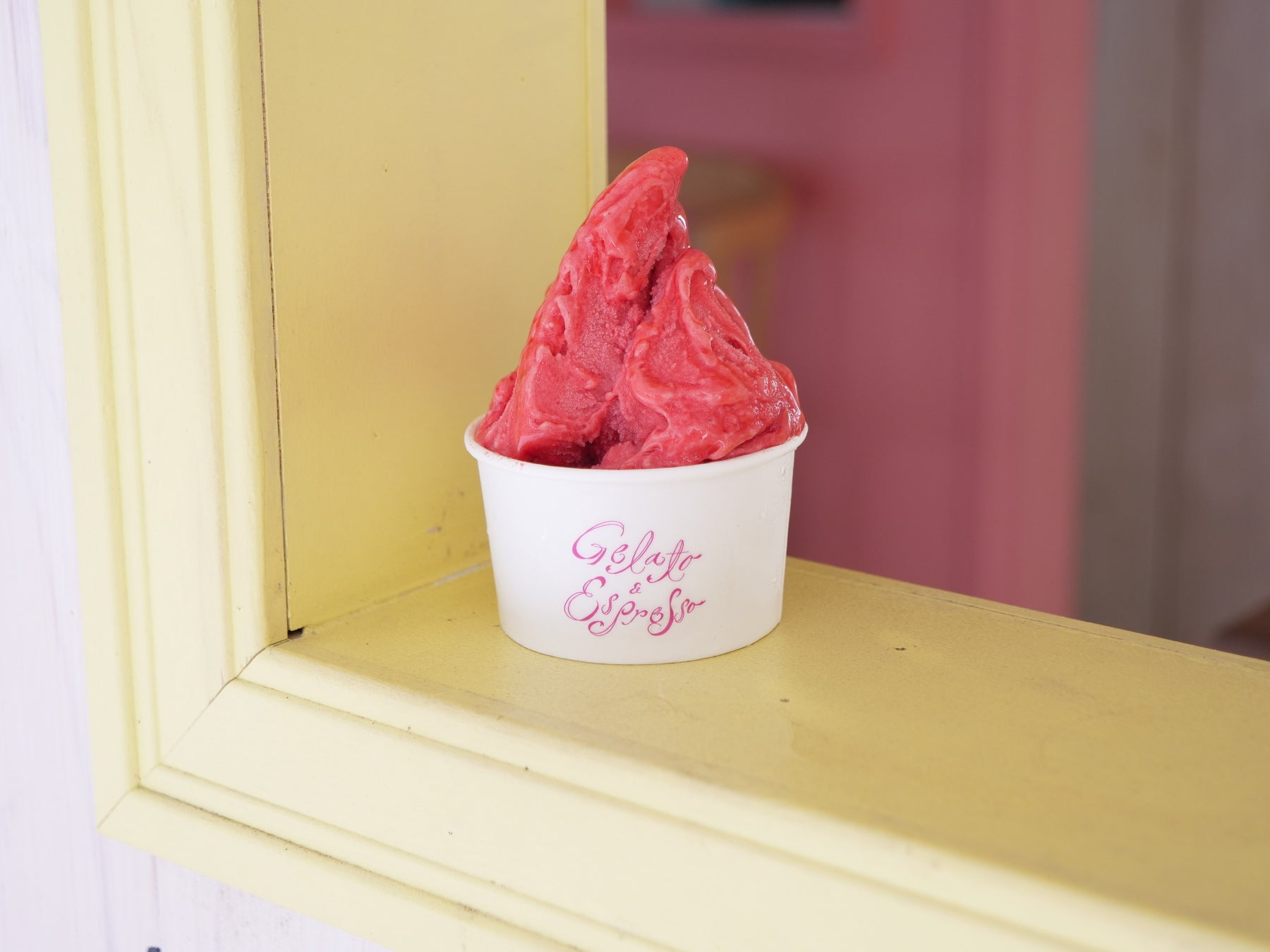 夏の軽井沢で、お子さまがドーナツ屋さんデビュー！ドーナツの装飾から接客・お会計まで、働く楽しさに触れられる子ども向けイベント「ようこそウフフドーナチュ！いちにち体験ツアー」