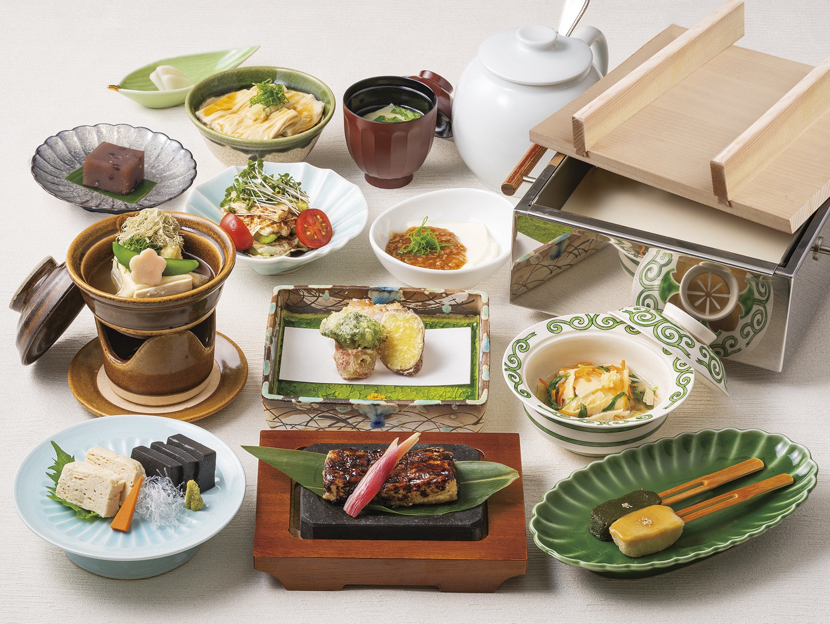 「ワンダーステーキ河内長野店」夏休み期間限定イベント！「週替わり人気３種、もう一品のトッピング半額」イベント開催！ランチ限定サービスなので、お昼ご飯は是非ともワンダーステーキ河内長野店へ！