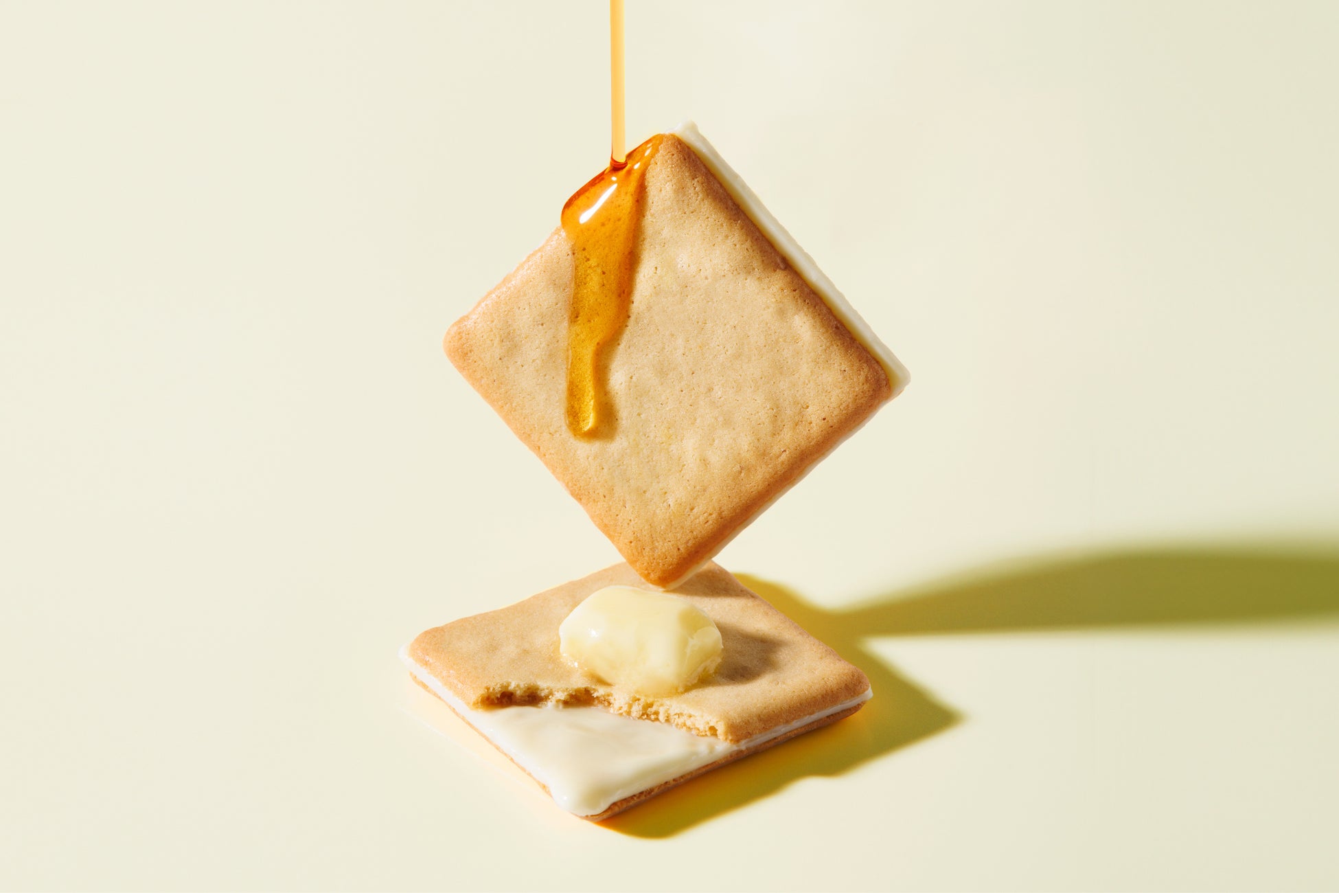 \この「秘密」声に出ちゃう/人気声優 岡本信彦監修「味覚糖のど飴 蜂蜜エキナセア」が2025年8月1日(金)より公式通販サイトで先行発売!