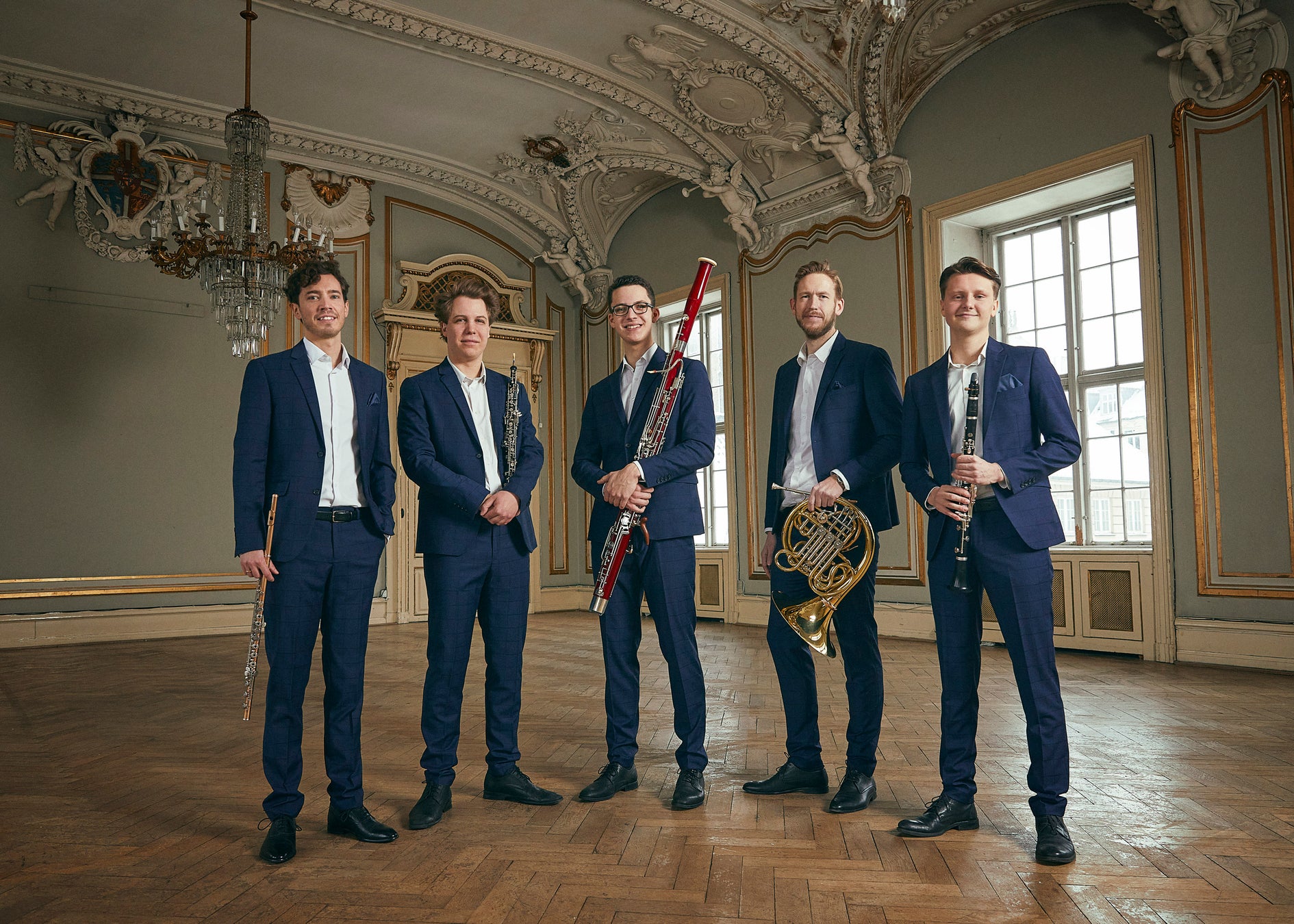 アウトドアから家庭の食卓まで——「アウトドアスパイス ほりにし」、累計出荷本数1,000万本を突破！