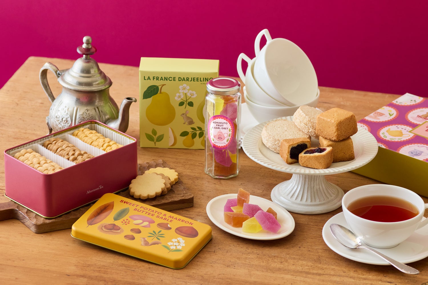 上島珈琲店がコーヒーの可能性に挑戦。ダブルネルドリップコーヒーをオン・ザ・ロックで楽しむ新体験メニュー『WND QUEEN ダブルネルドリップクイーン』<8店舗限定>を8月7日に期間限定で新発売!