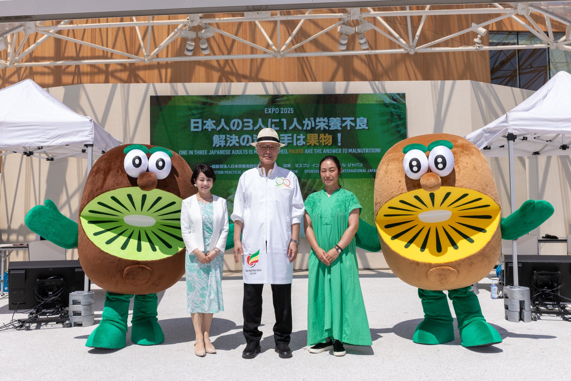 ＜店内工房で毎朝焼き上げるふわふわ・もちもちなコッペパン専門店＞「焼きたてコッペ製パン」からブランド“初”のフローズン商品『ひやコッペ！』全5種が新登場！