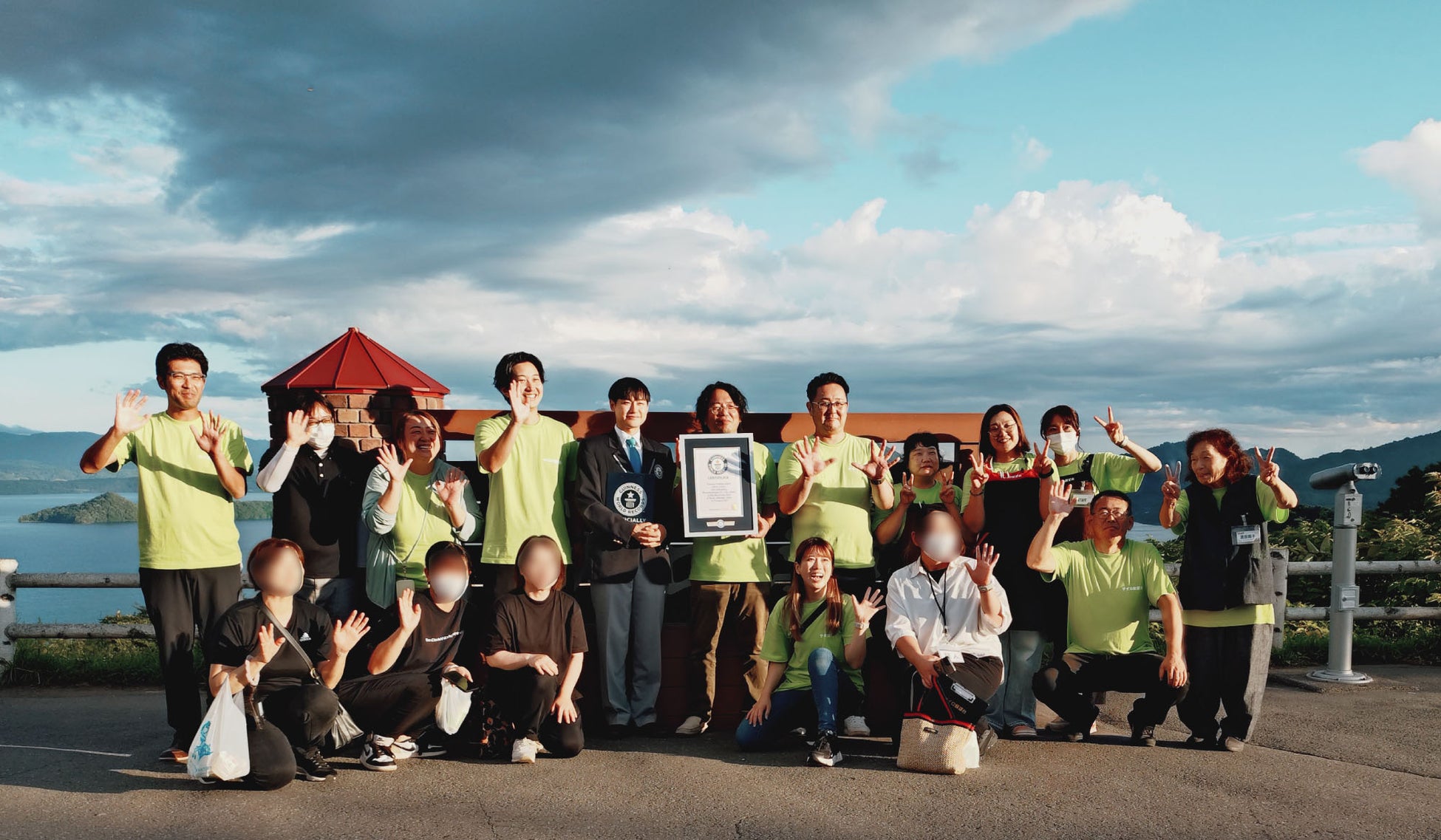 ハーゲンダッツ アイスクリームと秋が旬の“栗”や“ぶどう”を贅沢に味わえるプリンセススイーツ『モノクロ・ゴシックアフタヌーンティーwith ハーゲンダッツ』