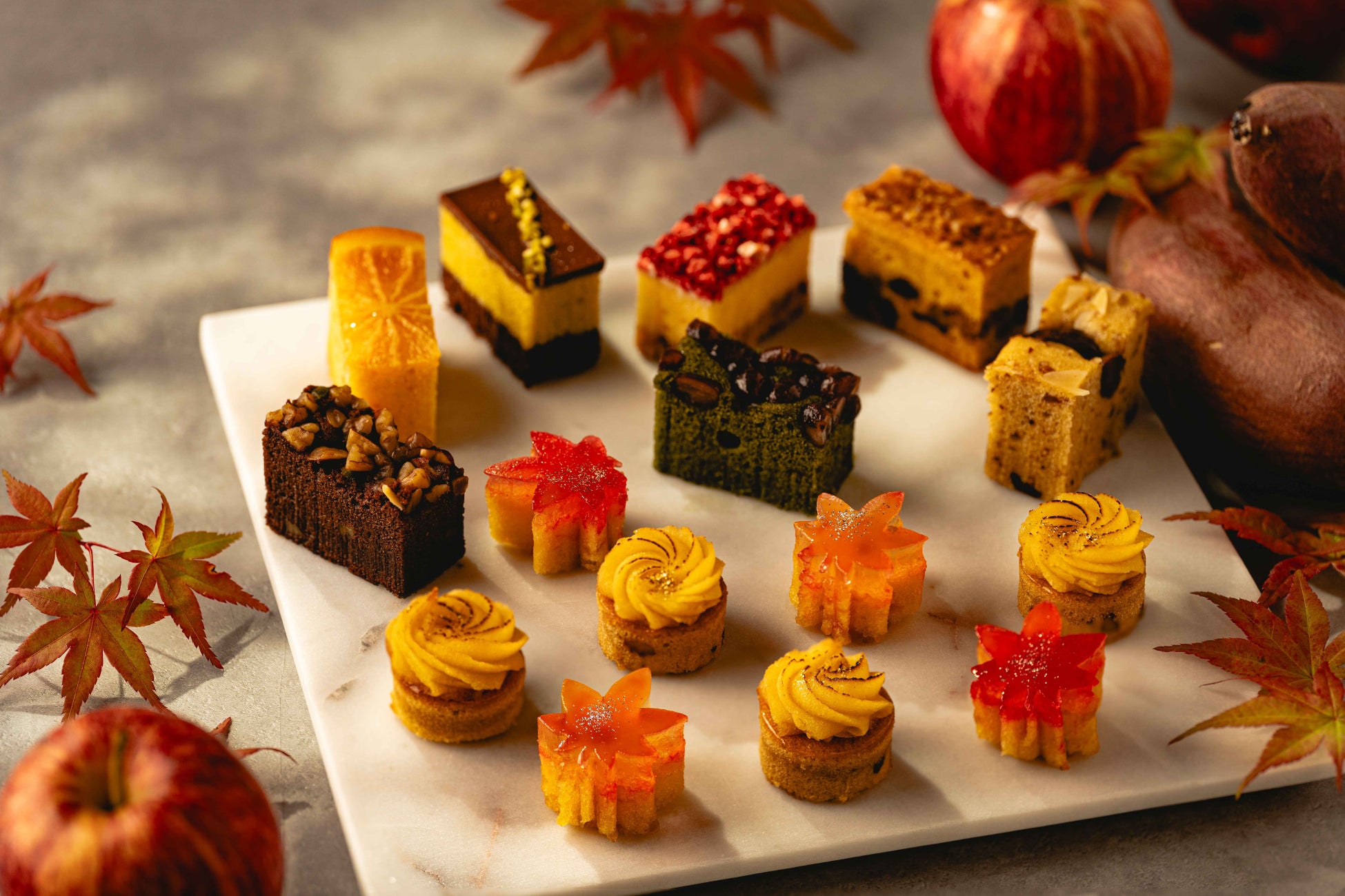 簡単アレンジカクテルのリール投稿で話題沸騰！　インスタグラマー・しお【家飲み職人】、初のカクテルレシピ本『型破りカクテル』の予約販売がスタート