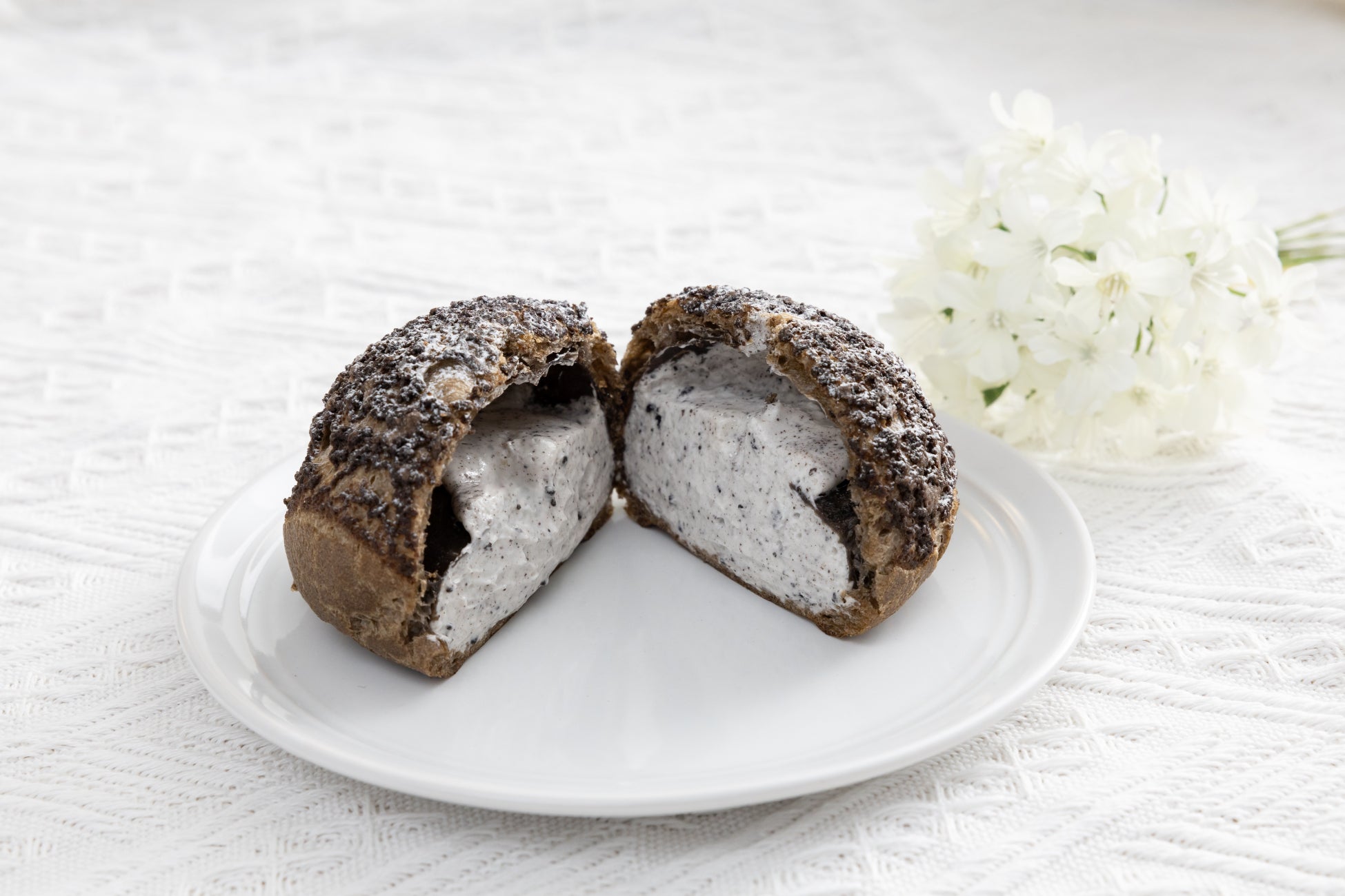 『ビックリマン』より、本金押箔を使用した豪華絢爛な色紙掛軸が受注生産商品で登場!