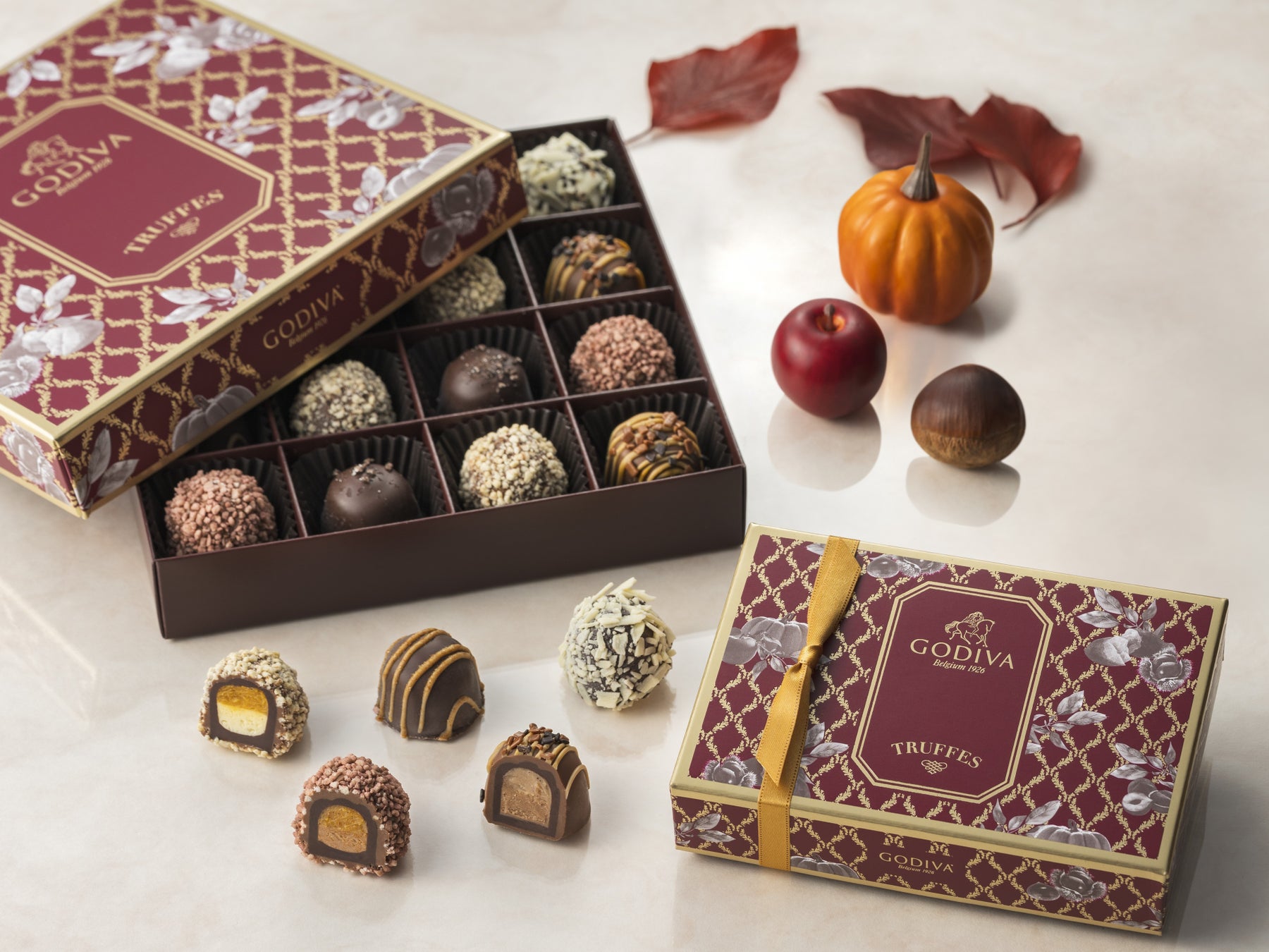 トッププレイヤーとなった「ハイキュー!!」メンバーのコラボパッケージが登場！！ リヨンソー監修でさらにおいしく！？ 「ミルクレアベルギーチョコレート、焦がしキャラメル」