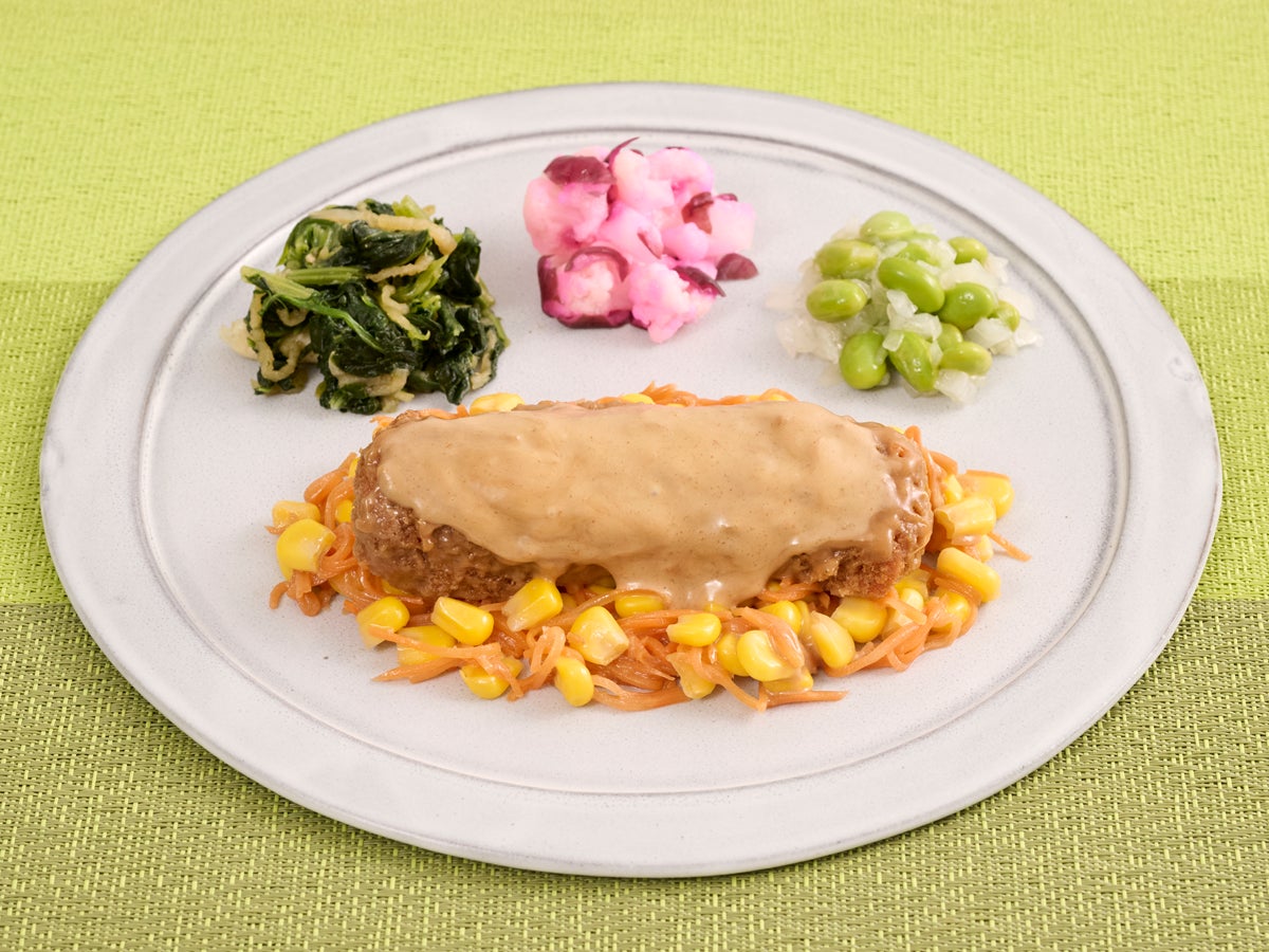 ハロウィンの宵がテーマ！『漆黒の森 モンブランハロウィンパンケーキ』新登場