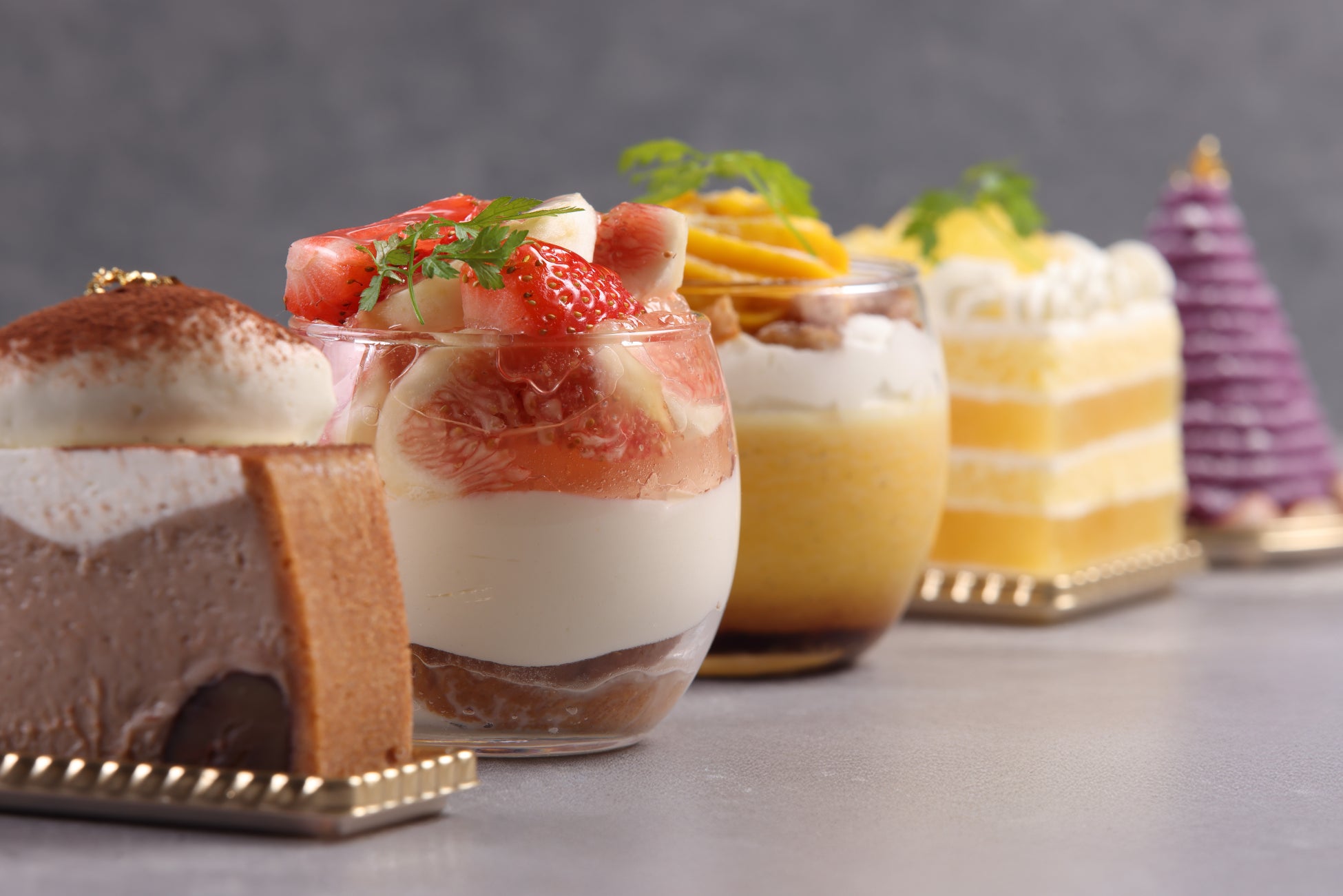 【横浜】シャインマスカットのミルフィーユや栗の食べ比べスイーツが楽しめる世界三大テディベア「ハーマンテディ」とコラボレーションした『シャインマスカットと栗アフタヌーンティーwithハーマンテディ』