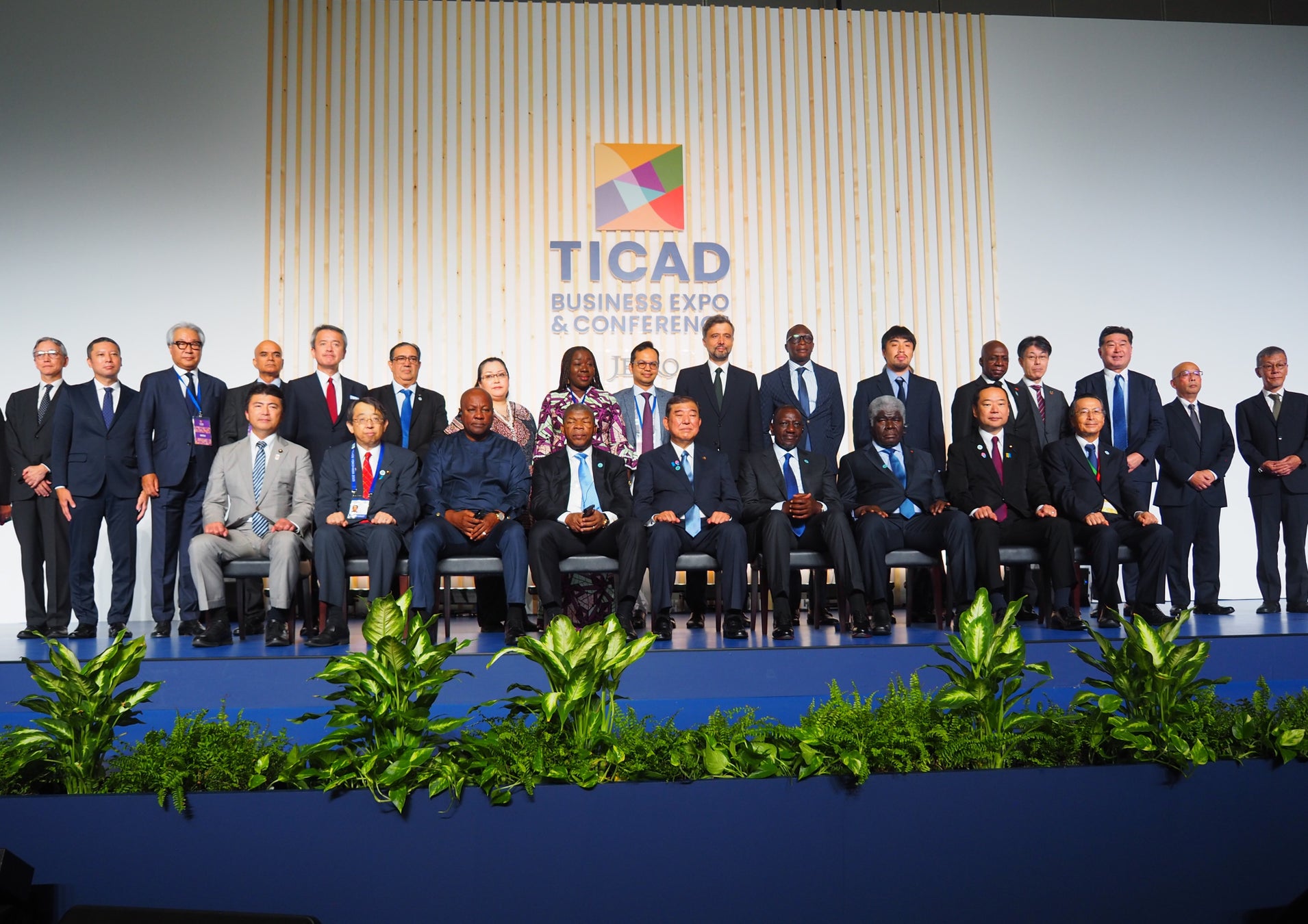 8月29日(ヤキニク）“焼肉の日”は肉の祭典！タン・ハラミ・カルビ3種の極上焼肉が丼に集結した“焼肉３種盛り丼”1290円が復活！＆“肉祭り限定”で ハーフ冷麺も350円→290円に！