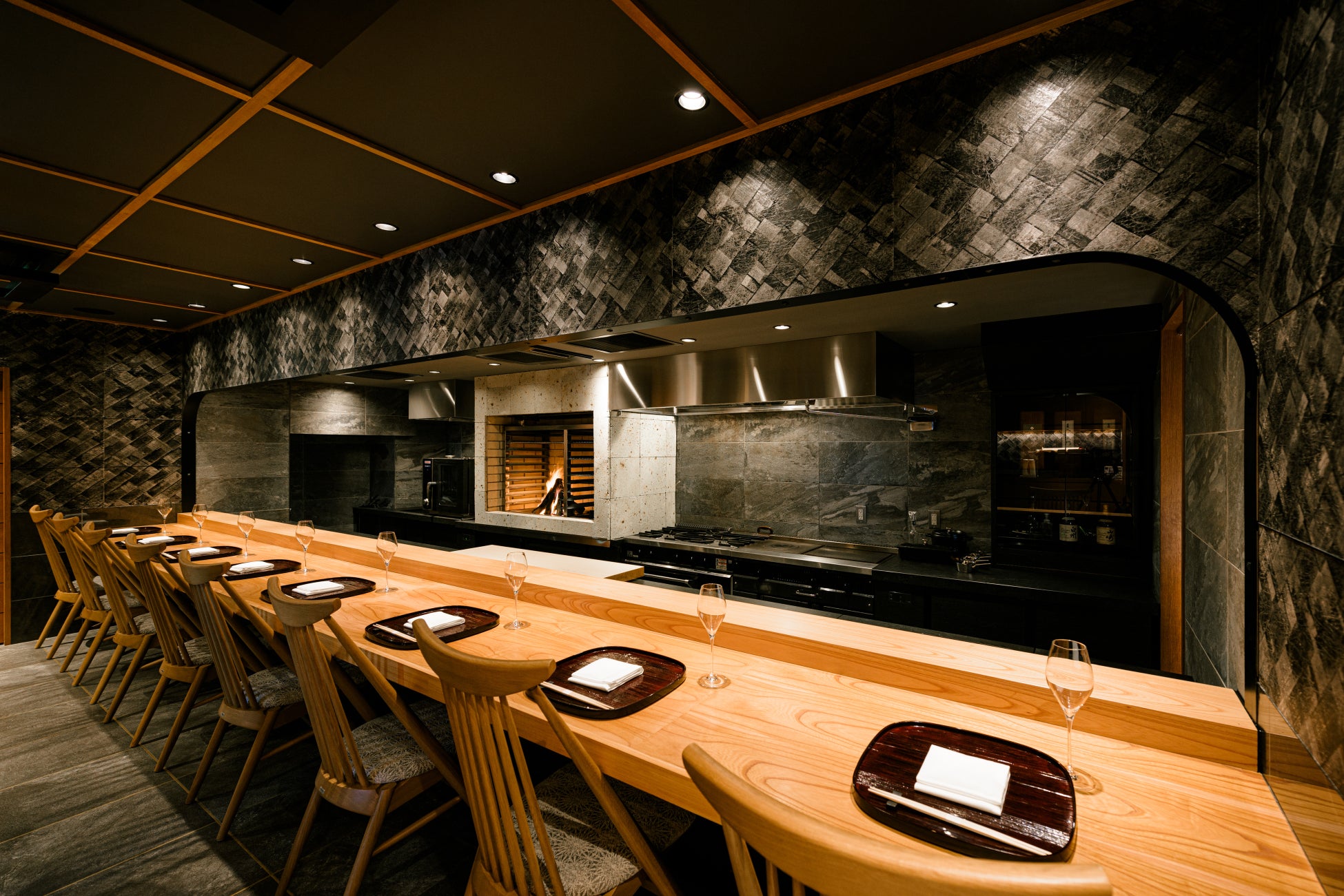 レッドブル主催のフリースタイル・ラップバトル「Red Bull Roku Maru 2025」、いま最も注目すべき新世代ラッパーSitissy luvitが優勝！