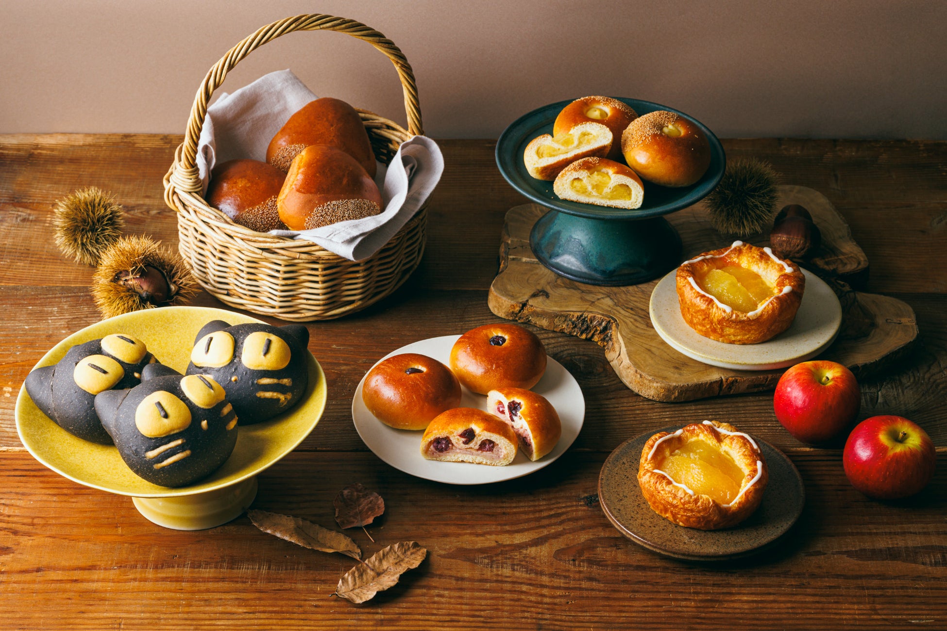 抽選販売!! ロッテオンラインショップ限定・数量限定「ご当地ビックリマンチョコ<東日本編><西日本編>セット」特別シールホルダーおまけ付き