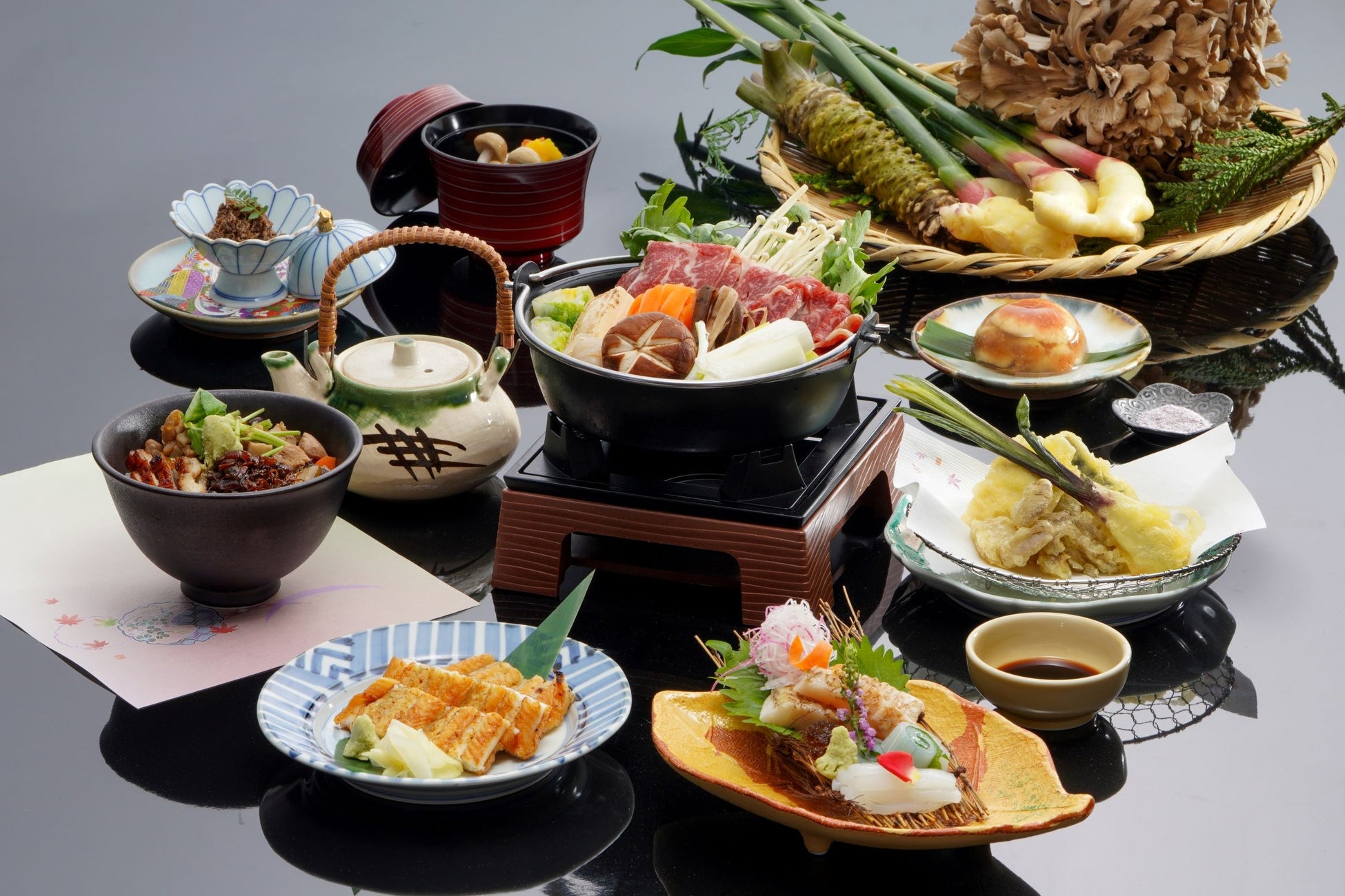 【コートヤード・バイ・マリオット 東京ステーション】溶岩石のグリルで焼き上げた秋の海の幸・山の幸を堪能する秋のディナーコース「Autumn Breathing」を発売