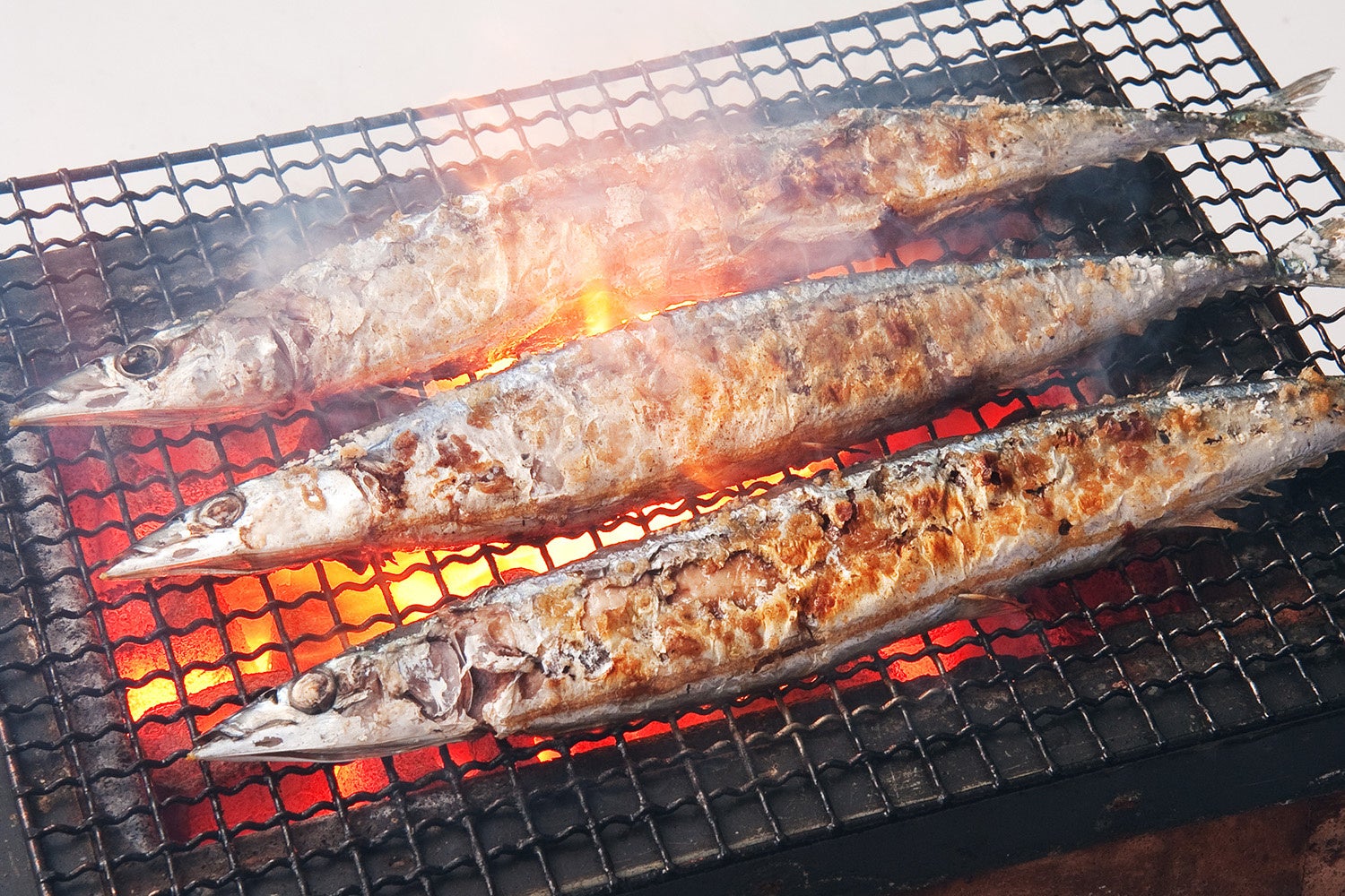 ～ダイドードリンコ×ガシャポン® コラボ第三弾～　全28種の「鬼滅の刃」コラボ缶がミニチュアチャームになってガシャポン®に登場！