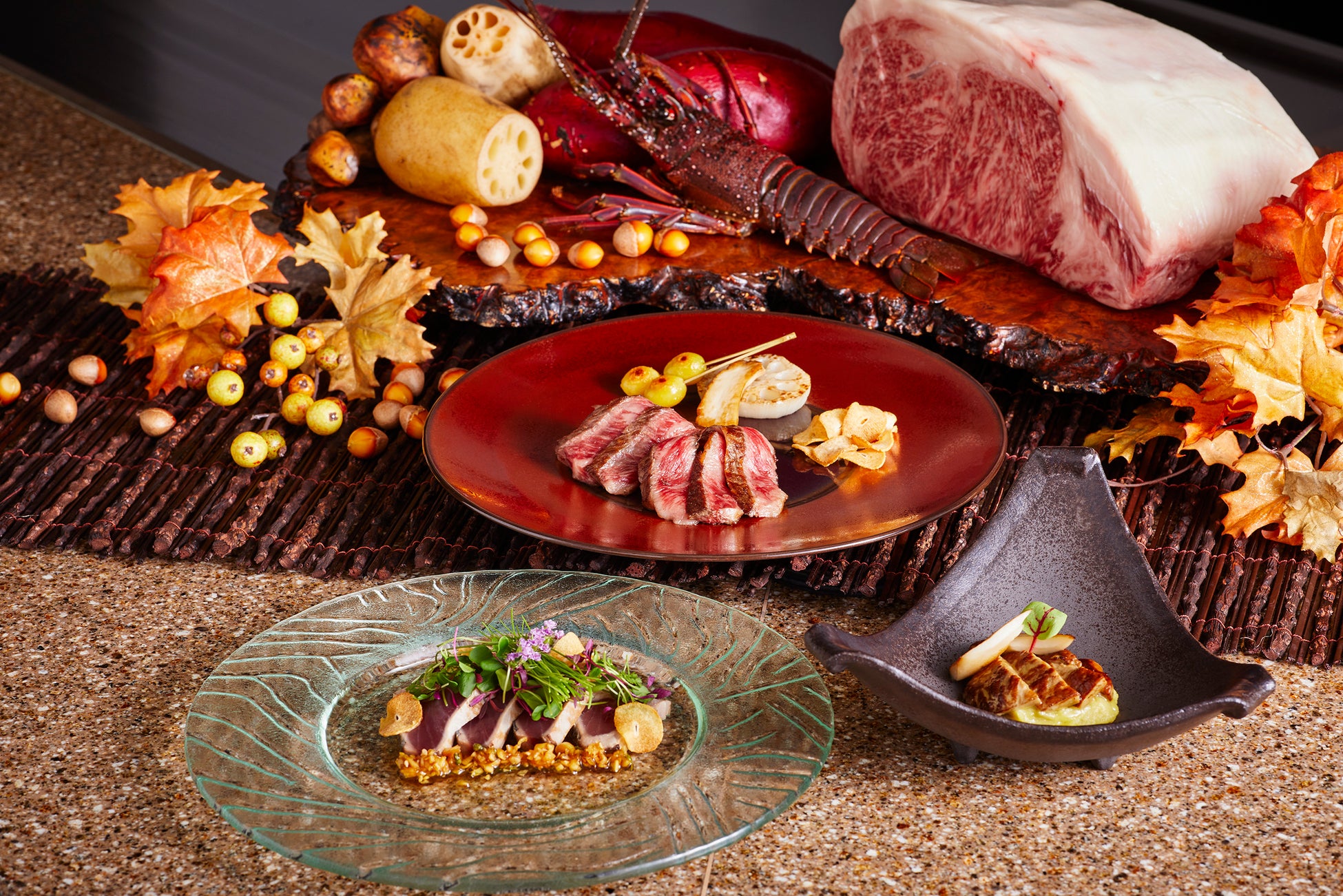 老舗ラーメン店「銀座直久」より、食欲の秋にお届けする「ベジ鶏白湯らーめん」と「まぜ久郎」の2商品を2025年9月1日（月）より期間限定販売