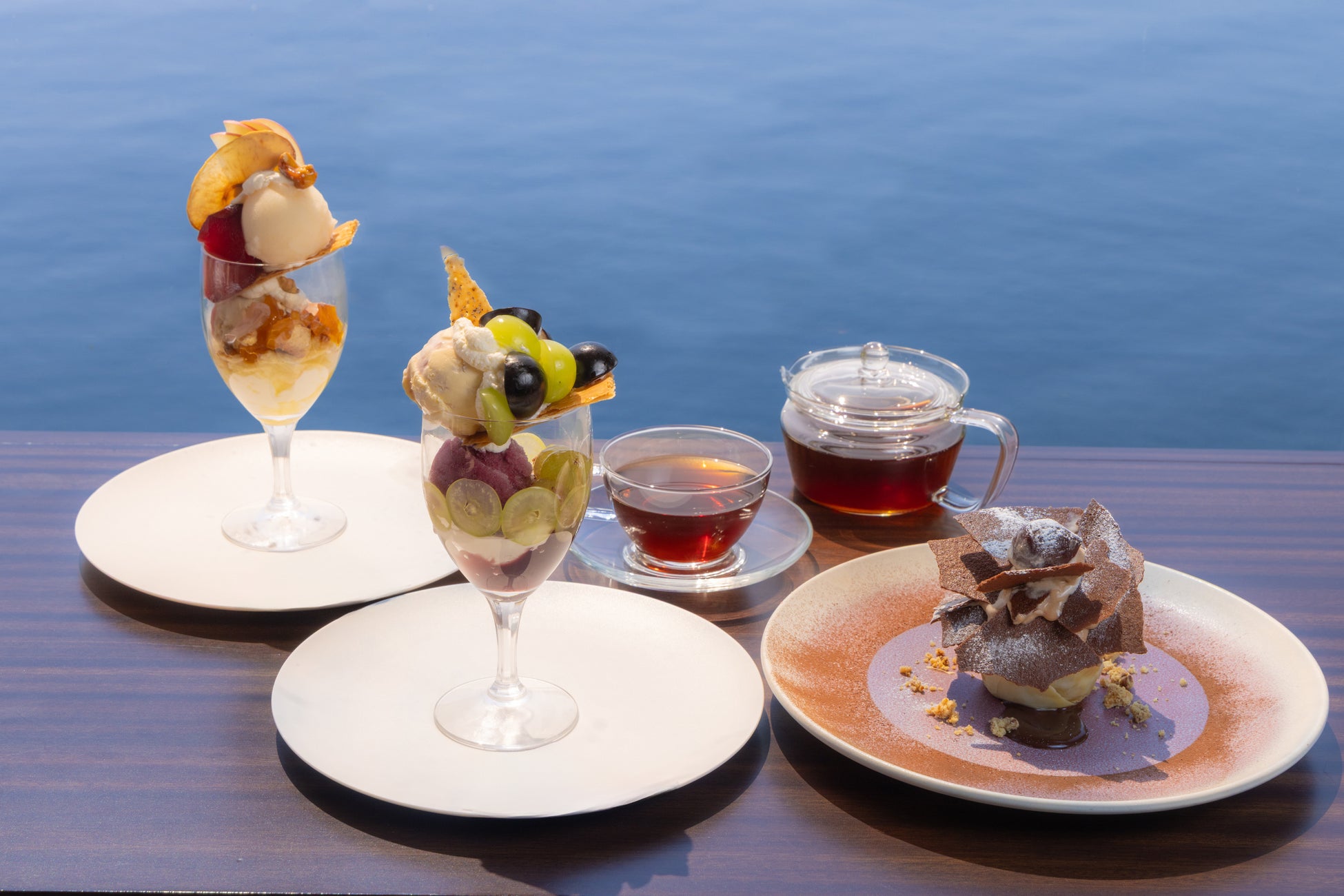 大阪駅直結・地上150mの絶景で楽しむ　7種のチーズとオータムフルーツを贅沢に味わうアフタヌーンティー