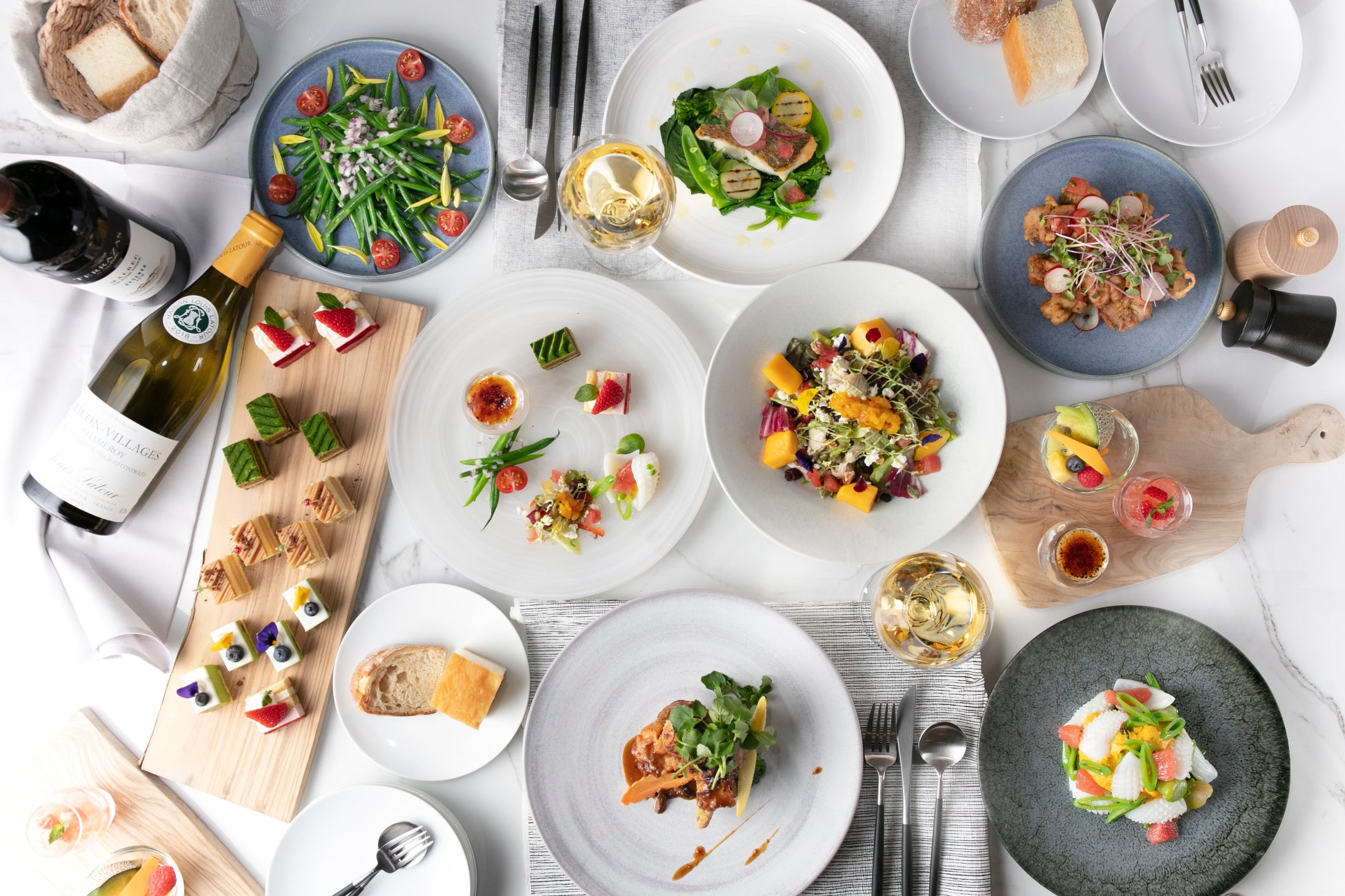 【シェラトン都ホテル東京】顔を描いて楽しむ「おばけ大福」や魔女・黒猫をモチーフにしたスイーツなどポップでキュートな「ハロウィーンアフタヌーンティー」を発売