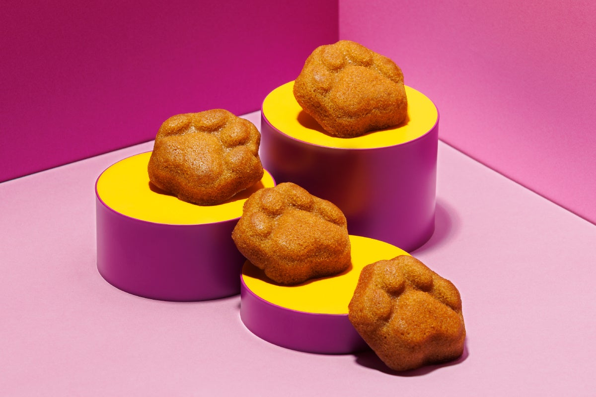 【ことりすまいる】ふくふく堂さんとのコラボグッズが新登場！描き下ろしイラストを使用した限定アイテムが2種類ラインアップ。小鳥と一緒に過ごす毎日を、もっと楽しく彩ります♪