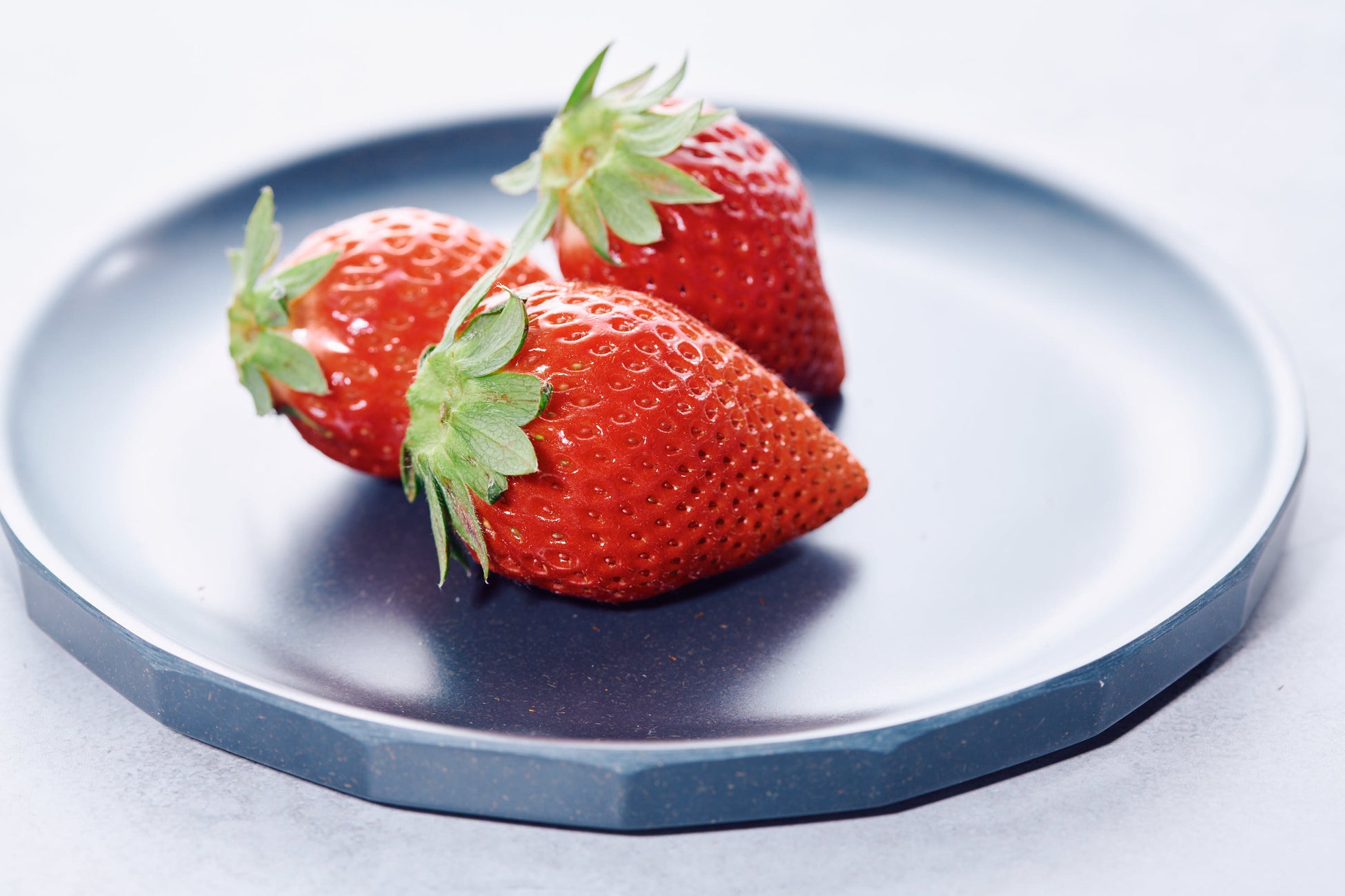 障がいのある方のアート作品が彩る紙カップで社会参加を支援「MOSごと美術館イラストカップ」群馬13店舗で提供